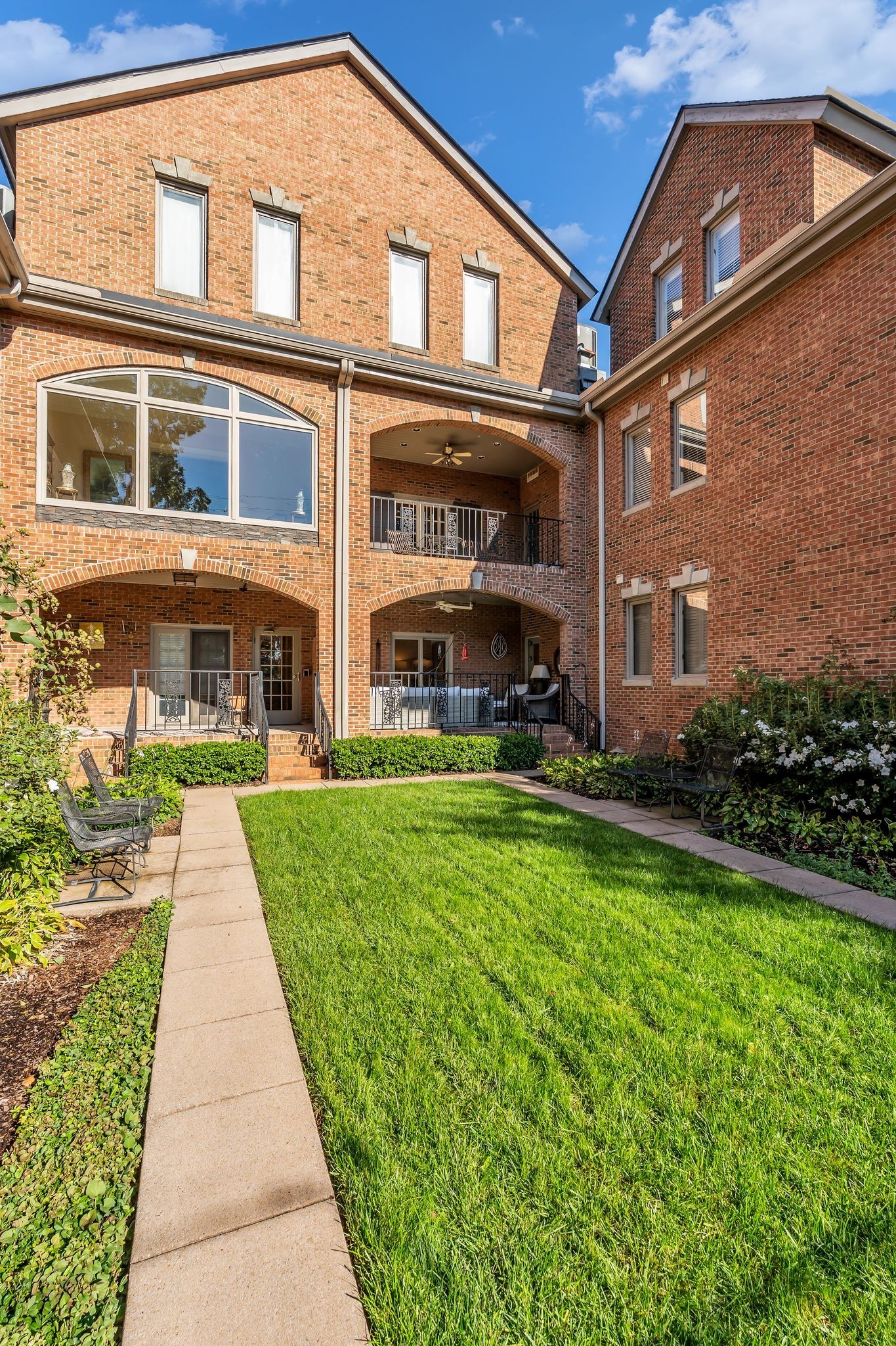 3733 West End Ave Unit: 101