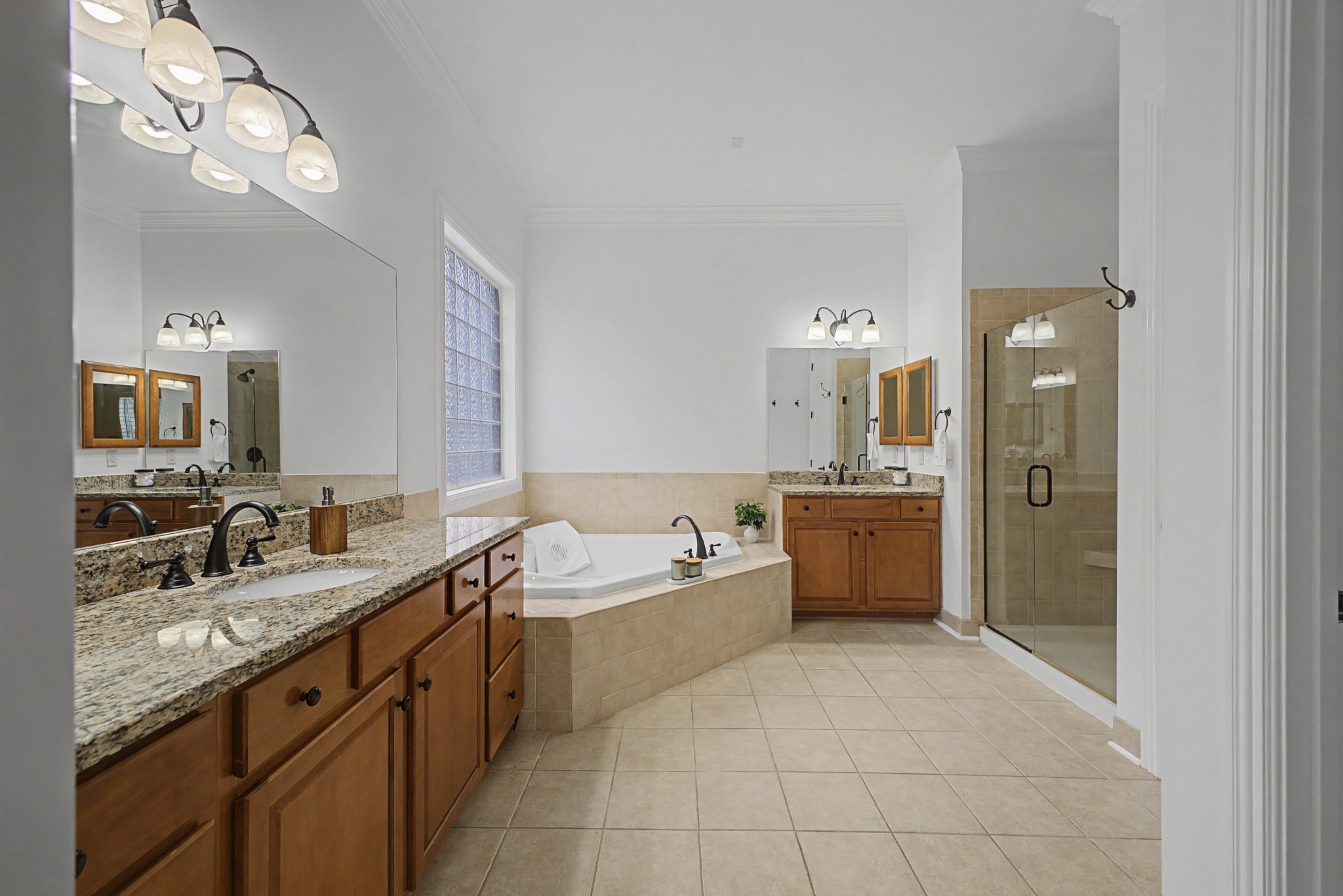 871 Arlington Heights Dr