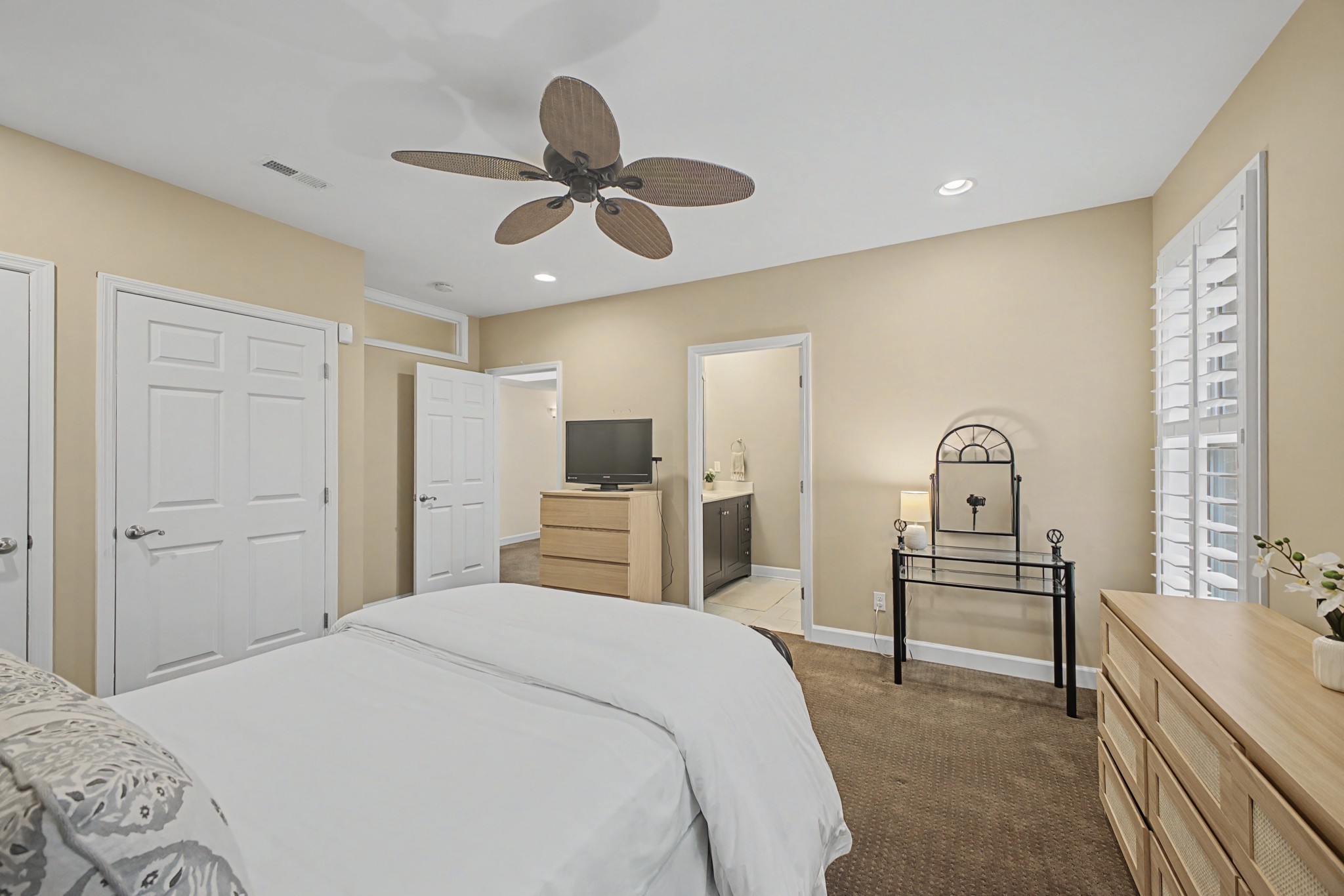 871 Arlington Heights Dr