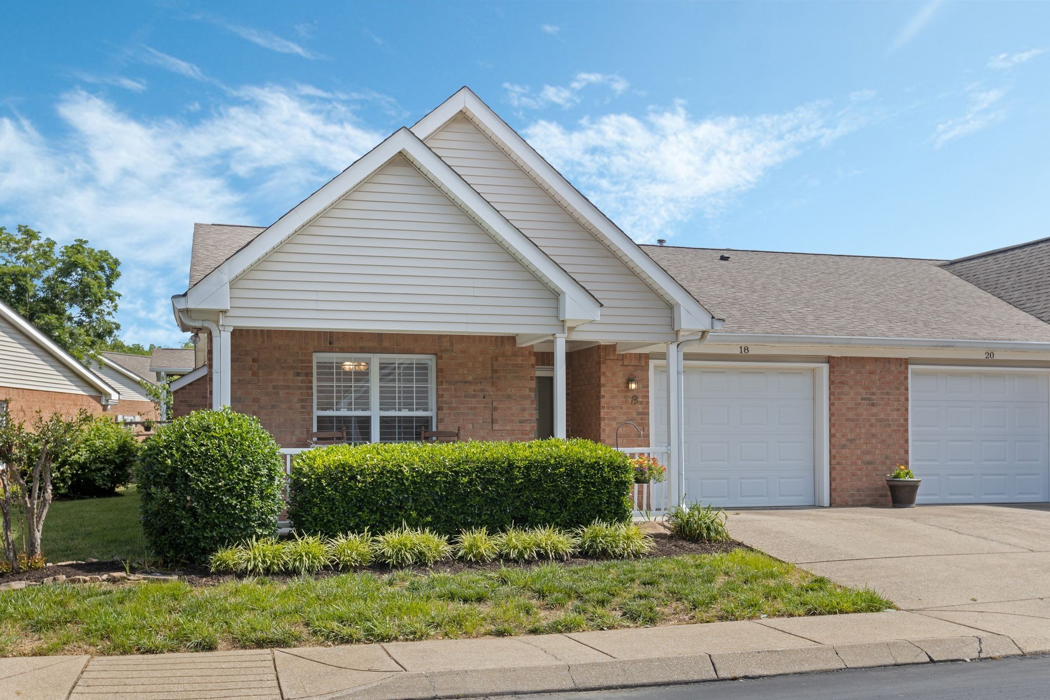 18 Holland Park Ln