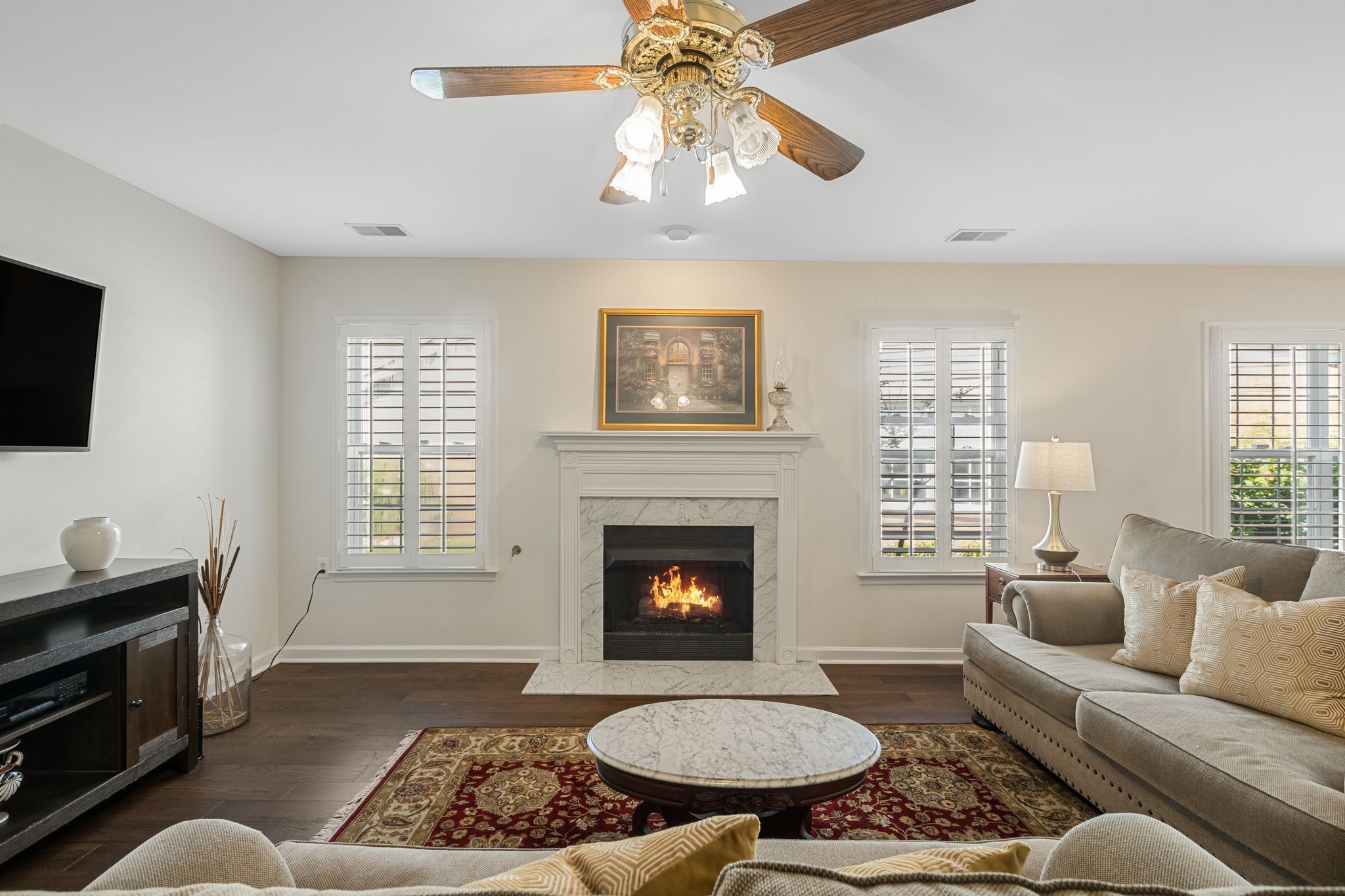 18 Holland Park Ln