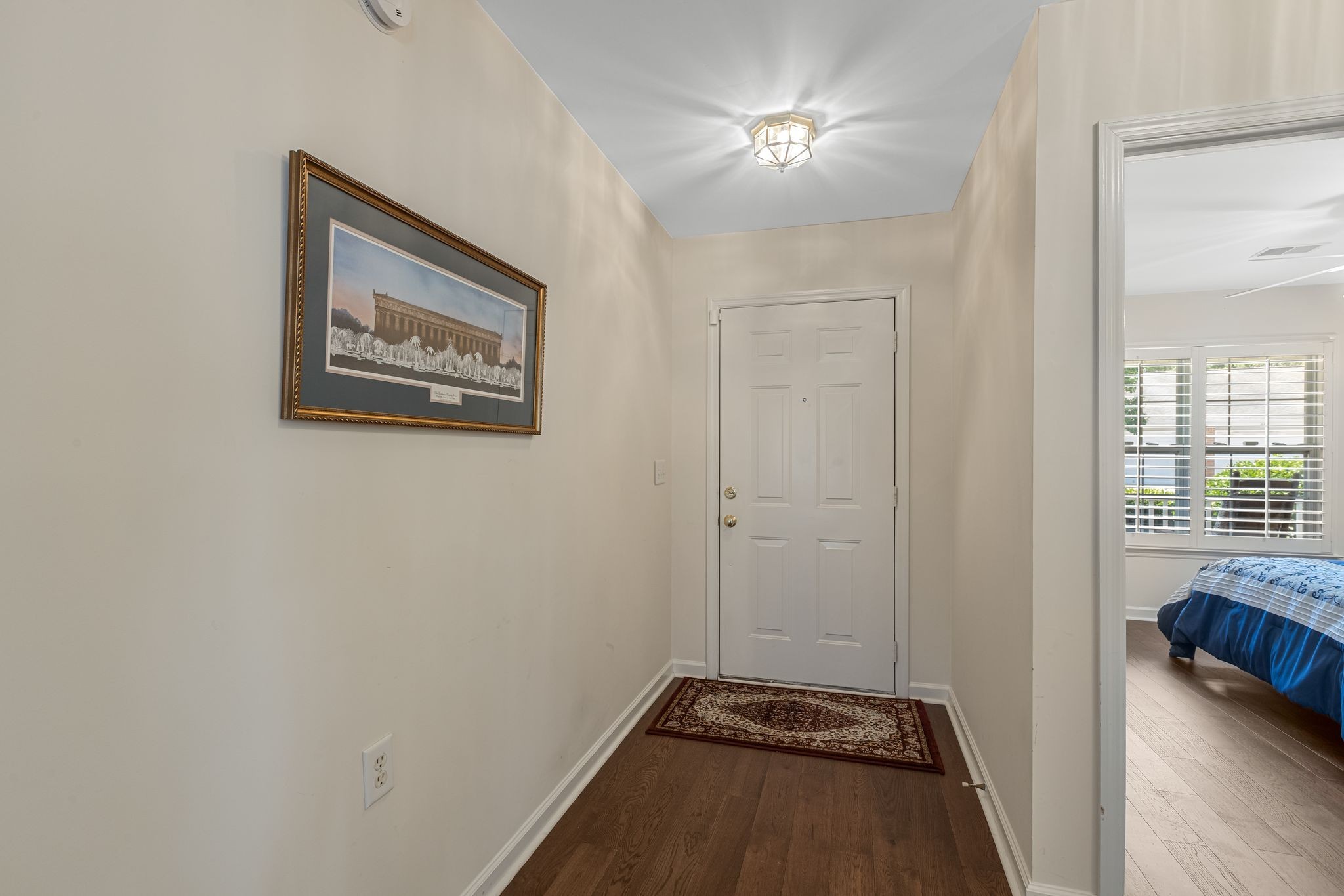 18 Holland Park Ln