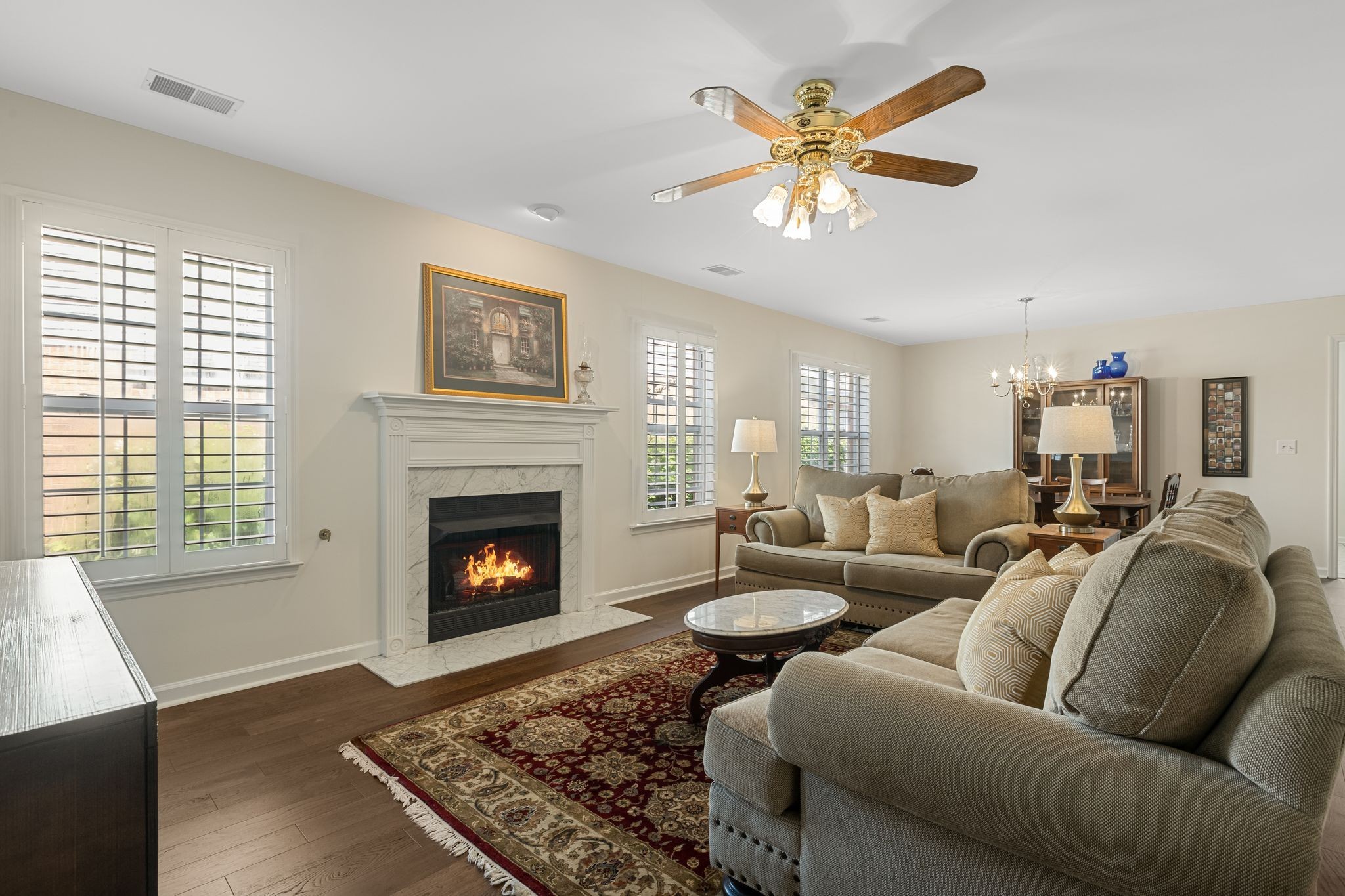 18 Holland Park Ln