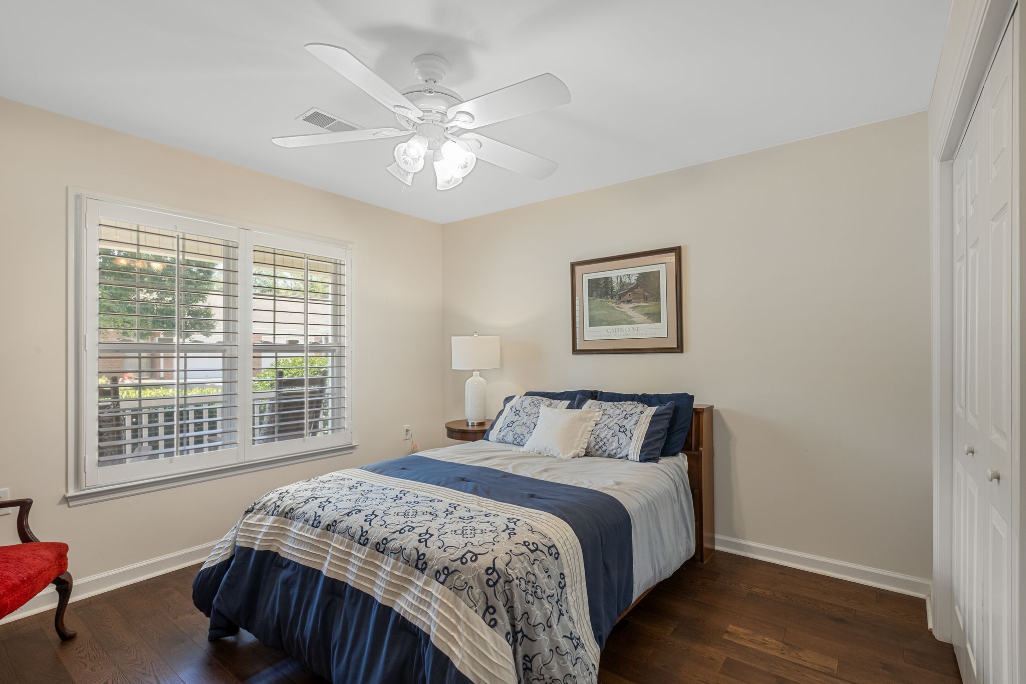 18 Holland Park Ln