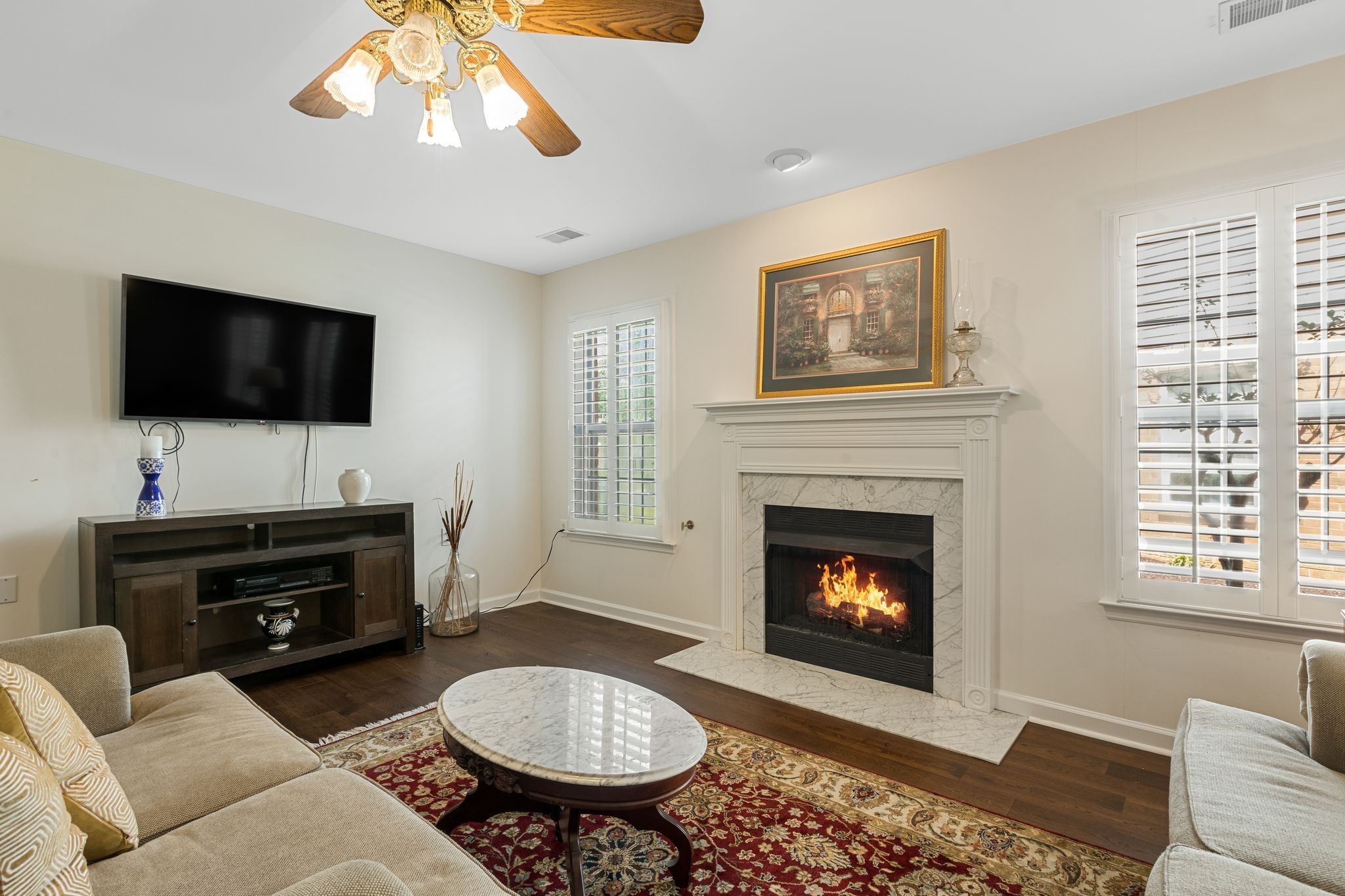 18 Holland Park Ln