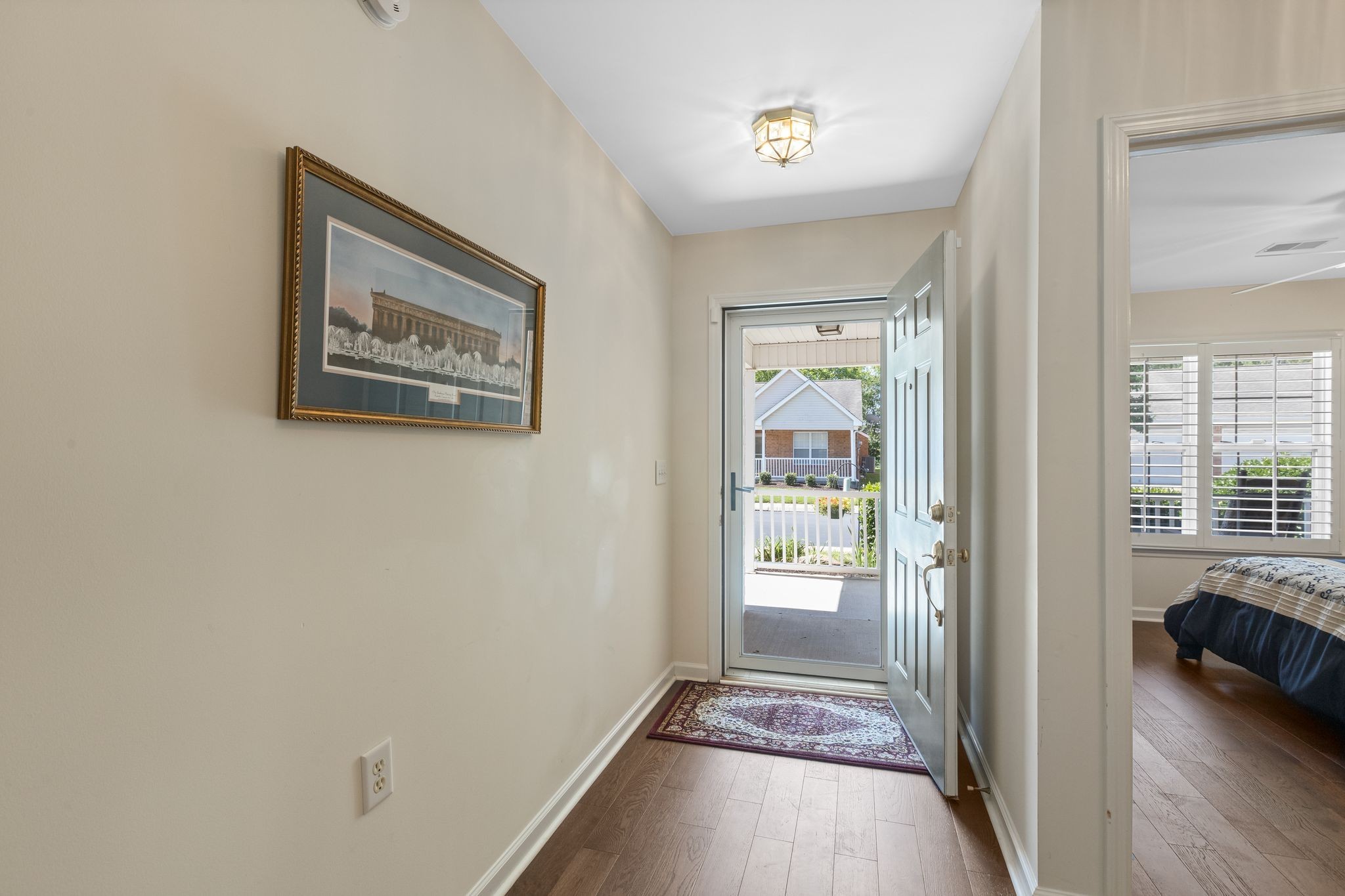 18 Holland Park Ln
