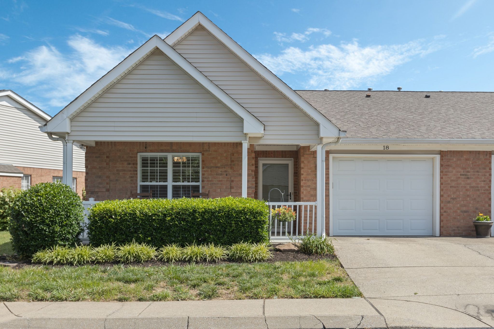 18 Holland Park Ln