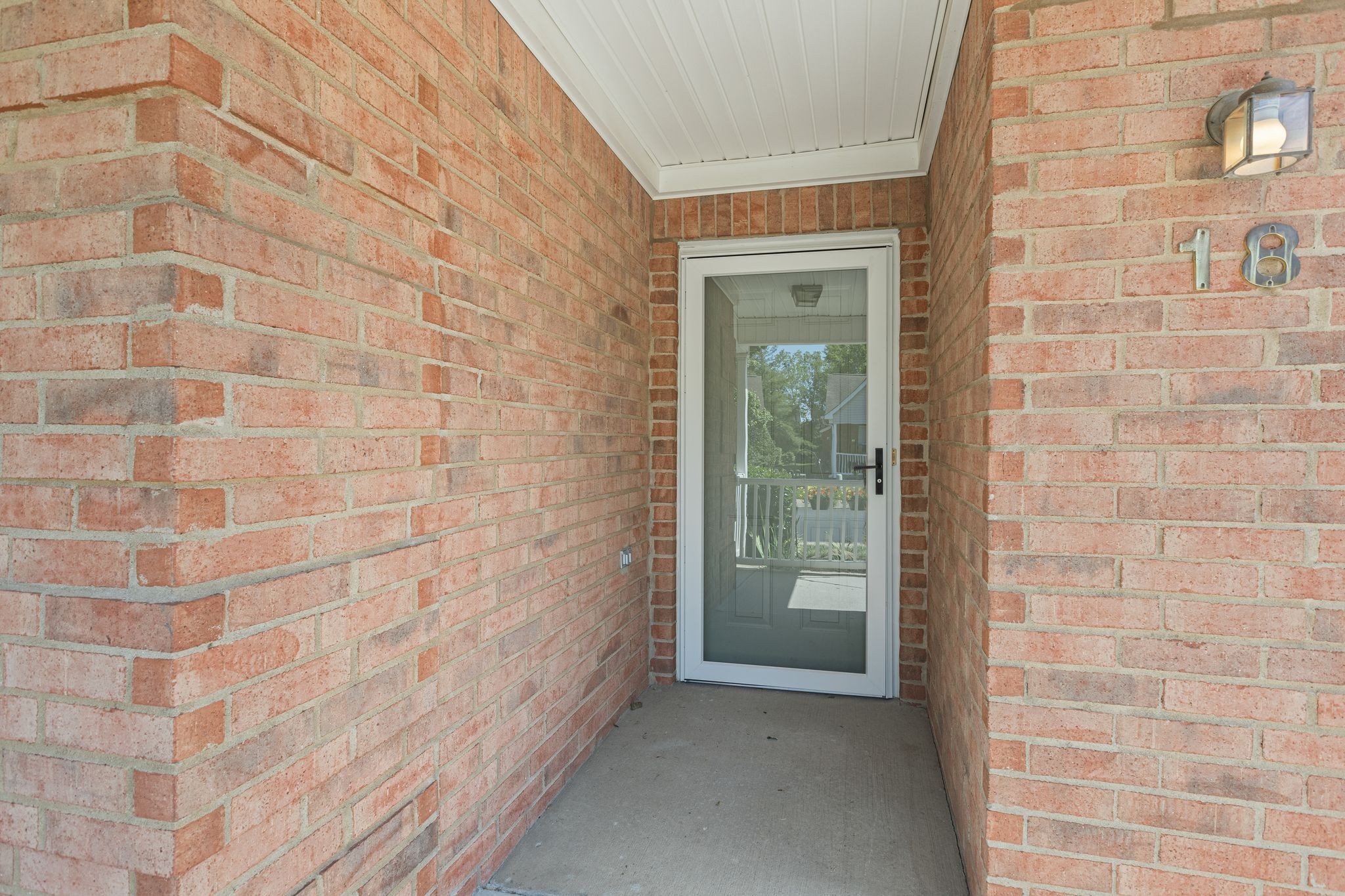18 Holland Park Ln