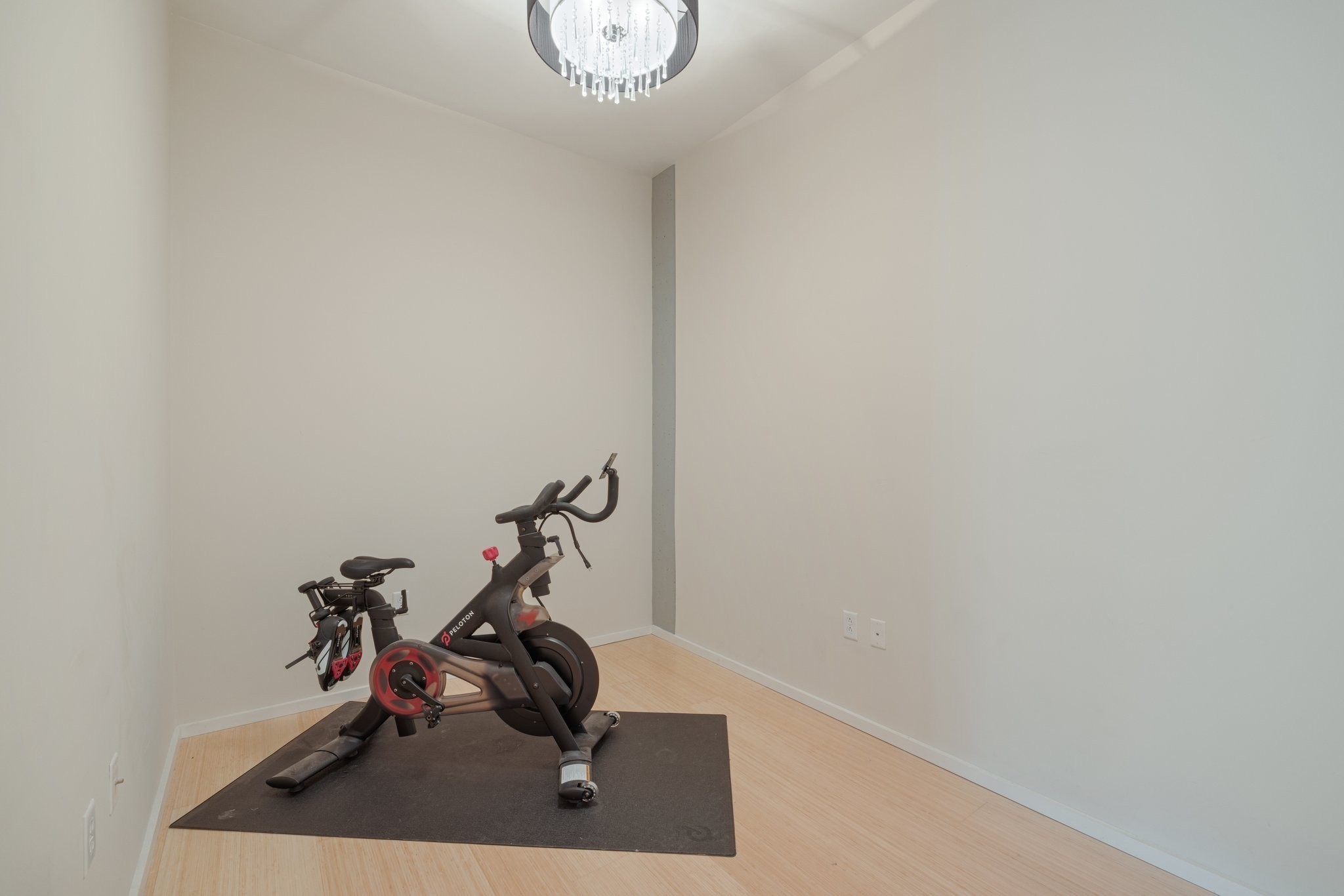 700 12th Ave, S Unit: 1002