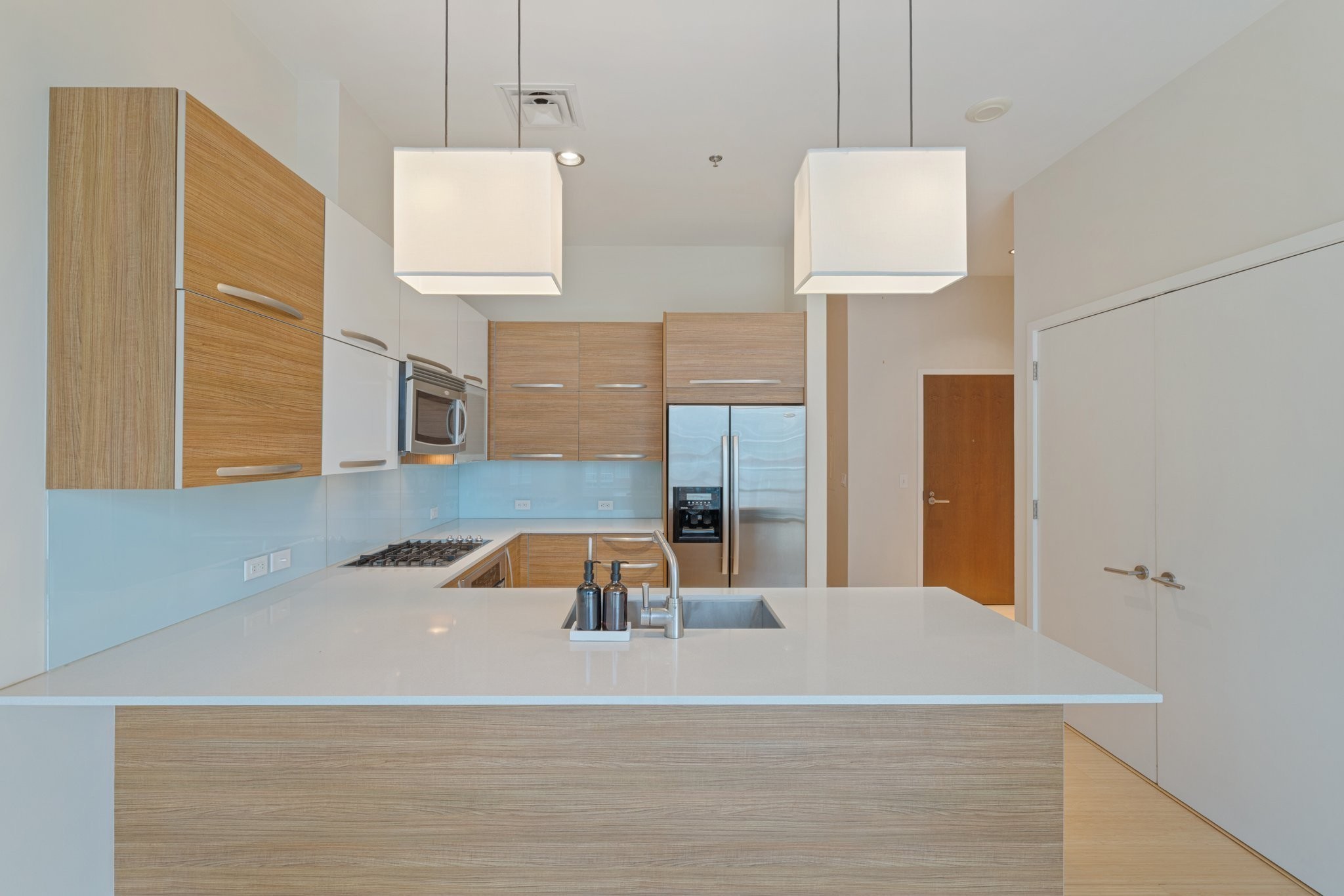 700 12th Ave, S Unit: 1002