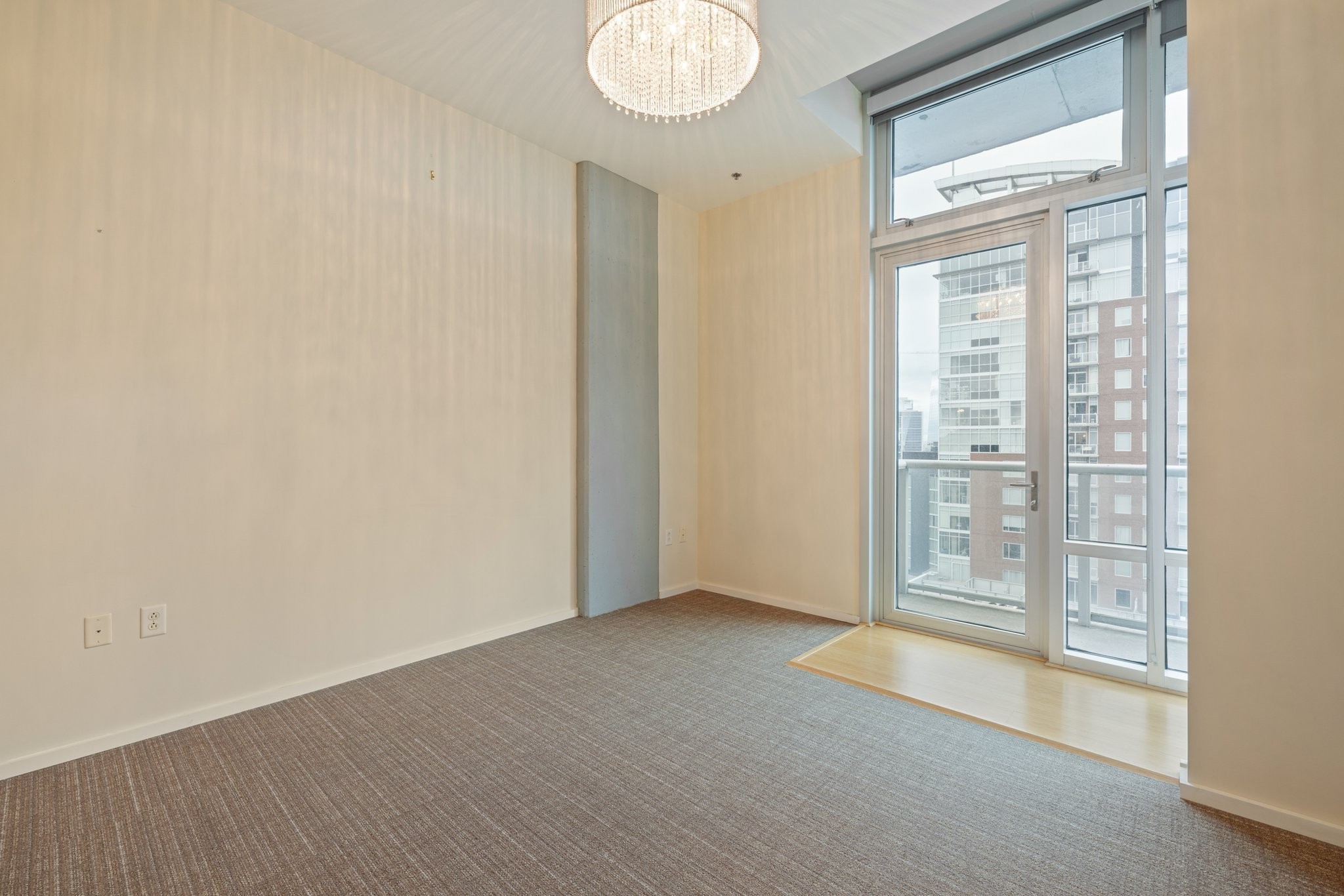 700 12th Ave, S Unit: 1002