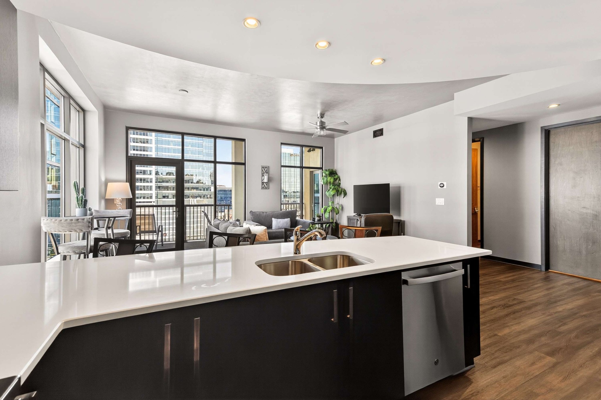 1510 Demonbreun St Unit: 904