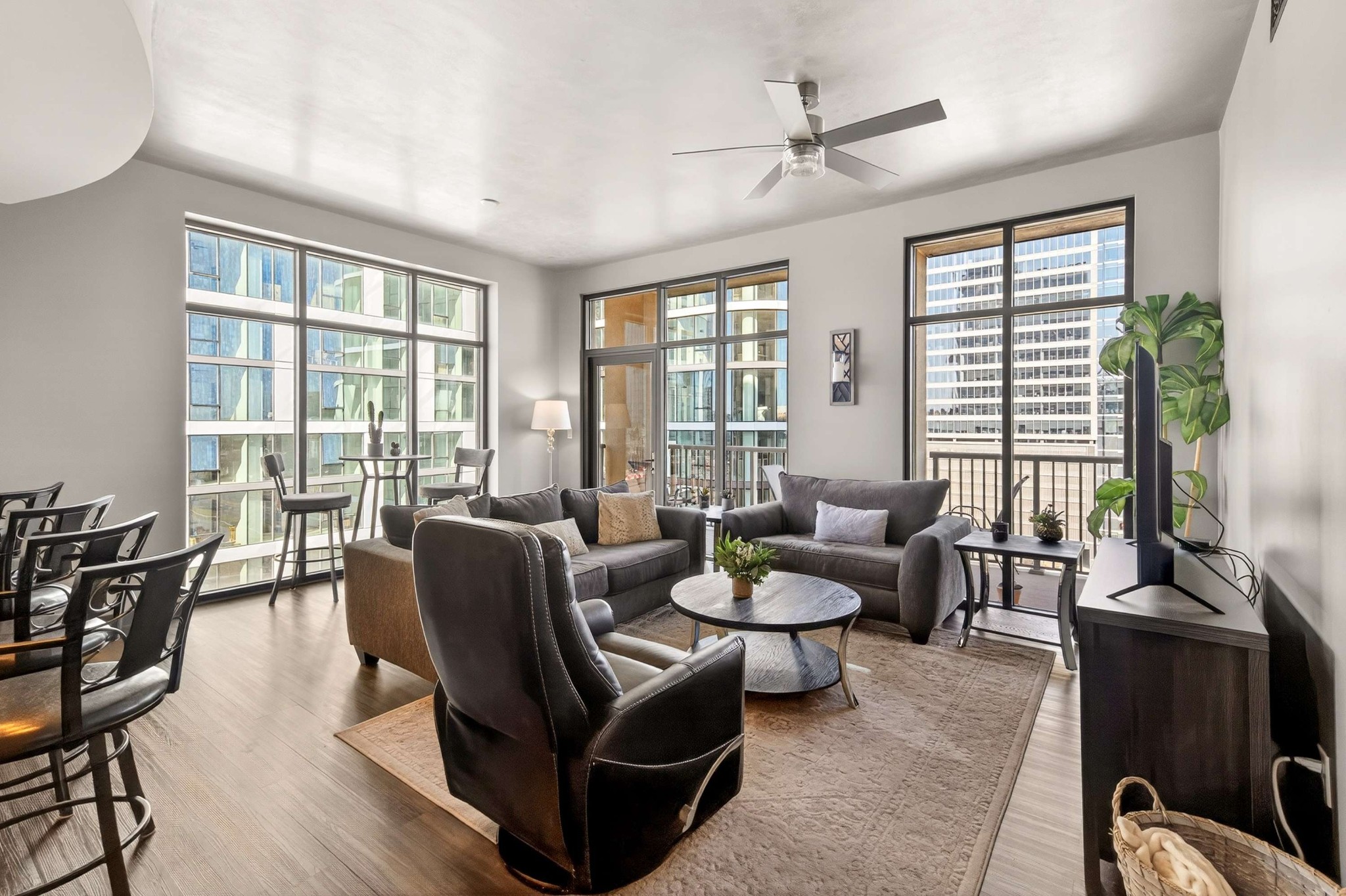 1510 Demonbreun St Unit: 904