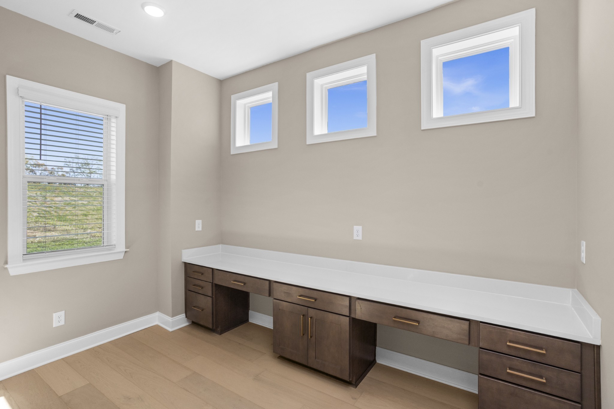 5957 Hunt Valley Drive