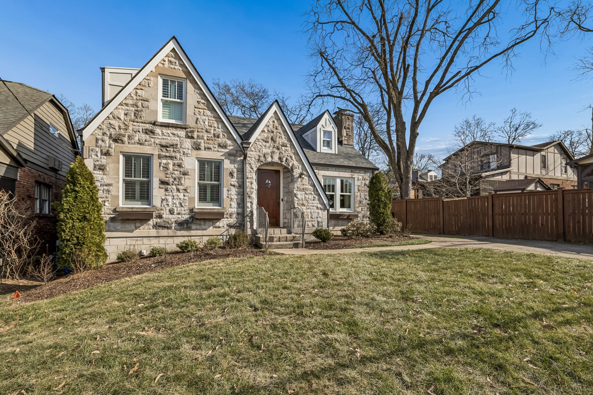 2708 Natchez Trace