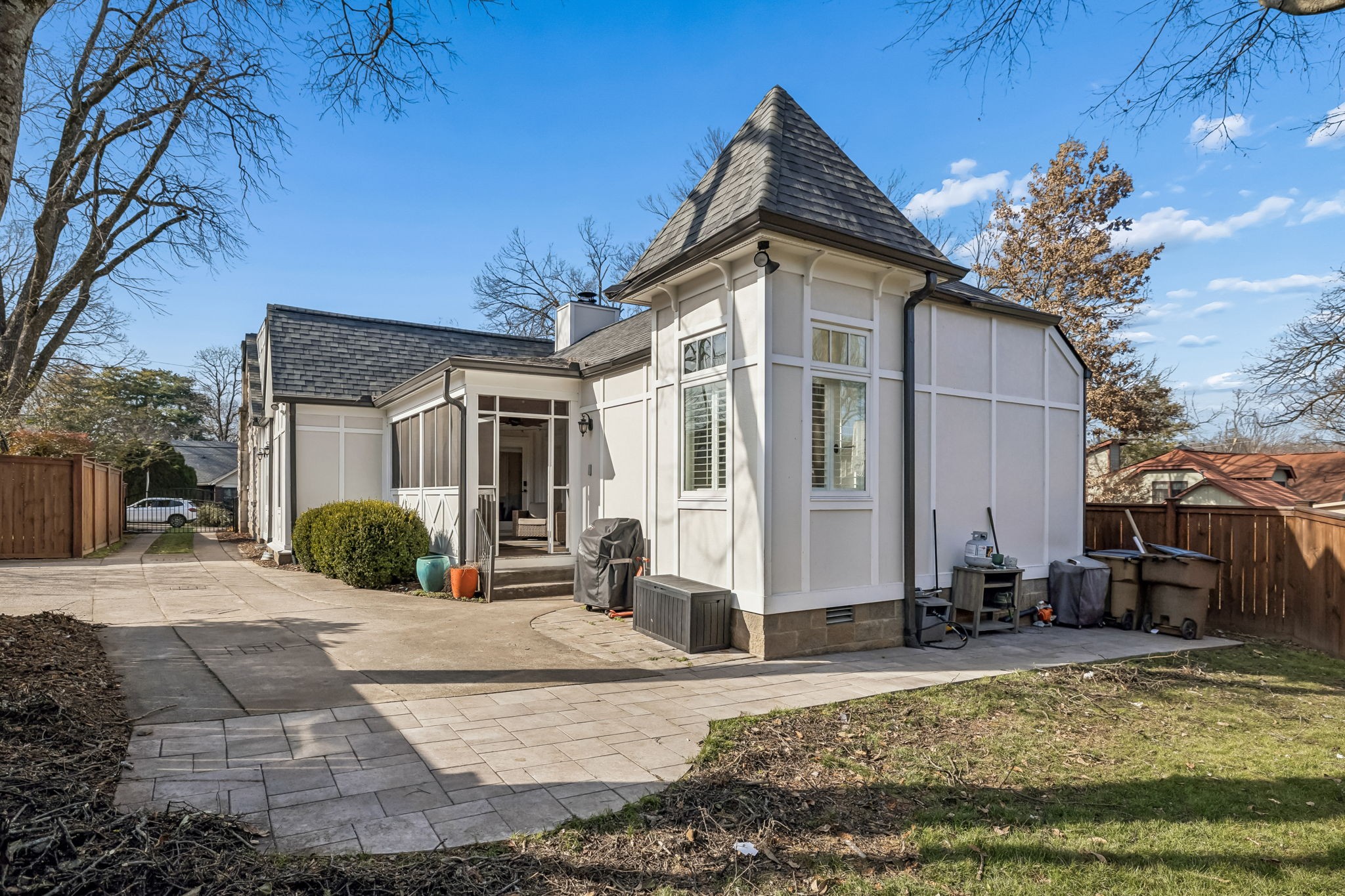 2708 Natchez Trace