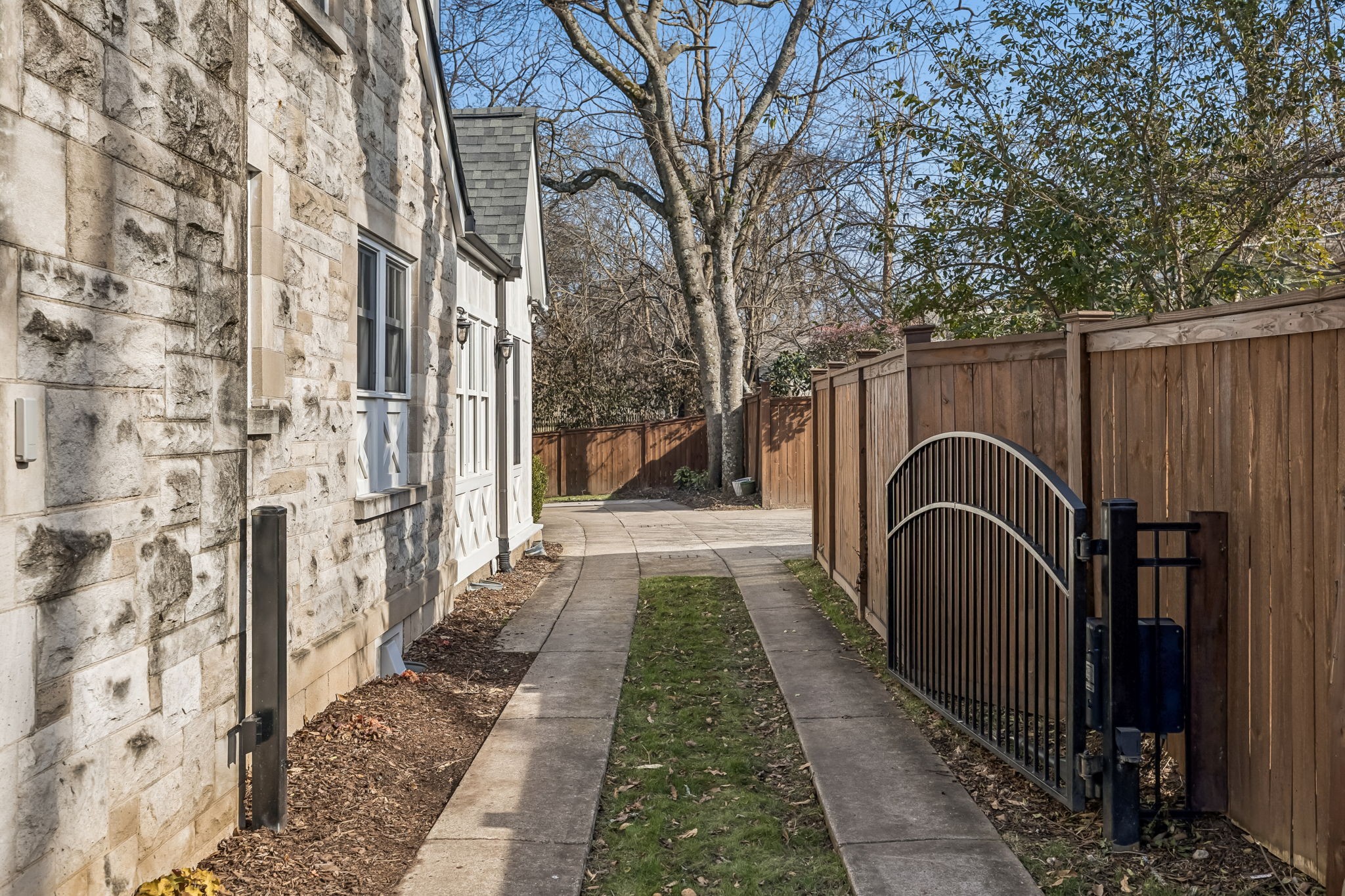 2708 Natchez Trace