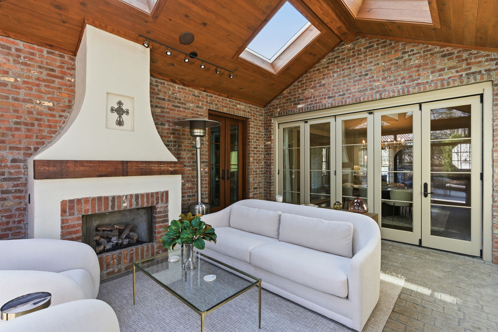 110 Lynnwood Terrace