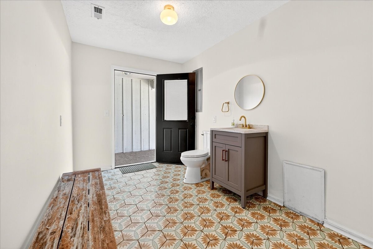 5488 Lickton Pike