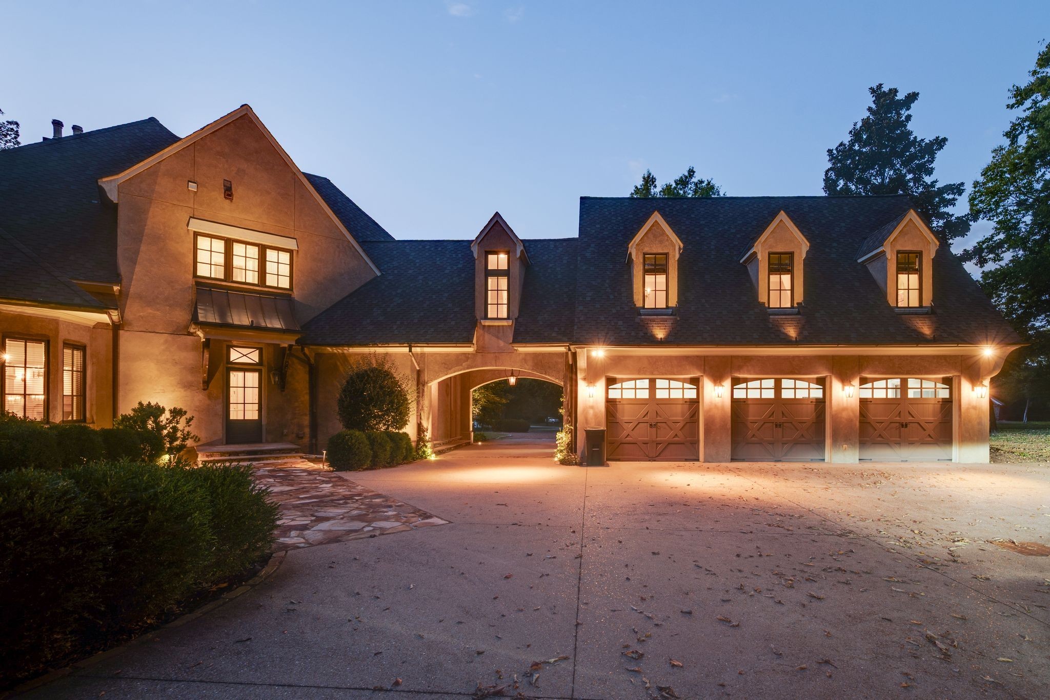 1011 Gateway Ln