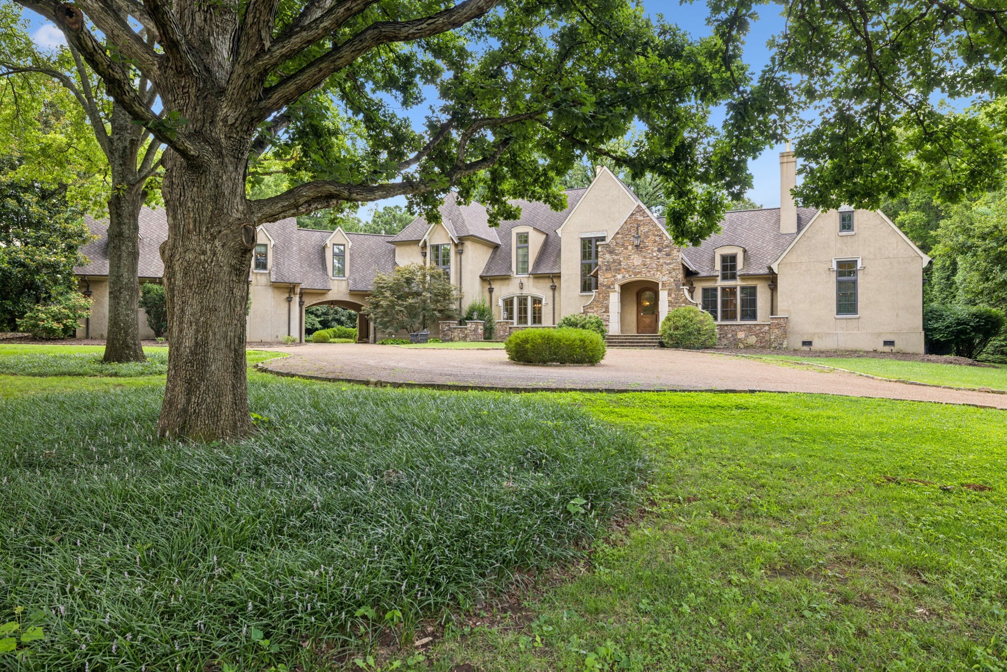 1011 Gateway Ln