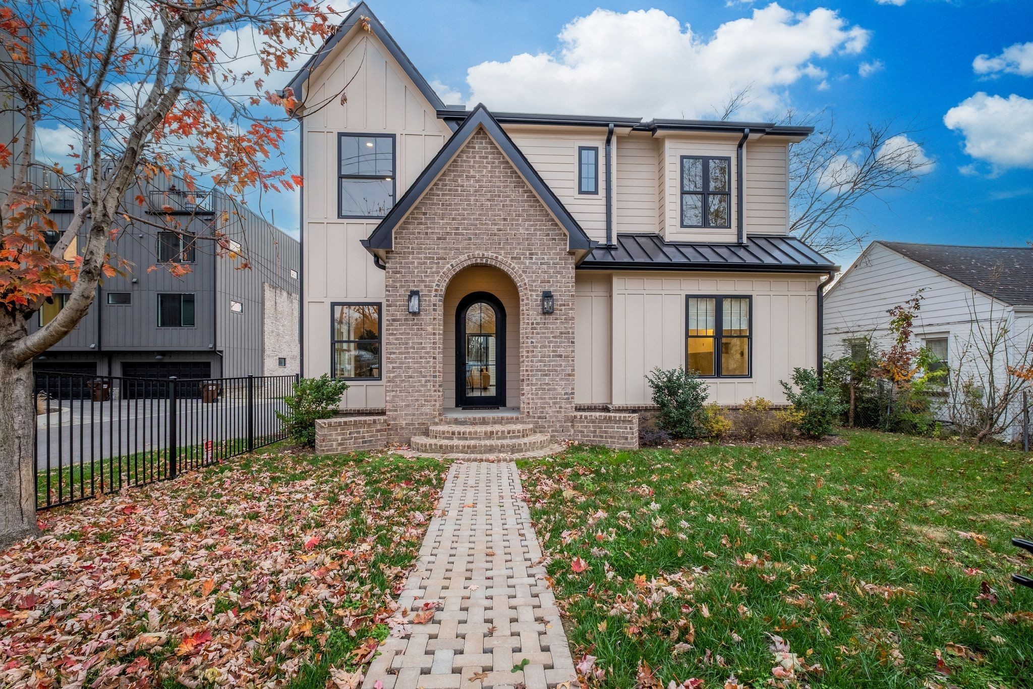 736 Douglas Avenue