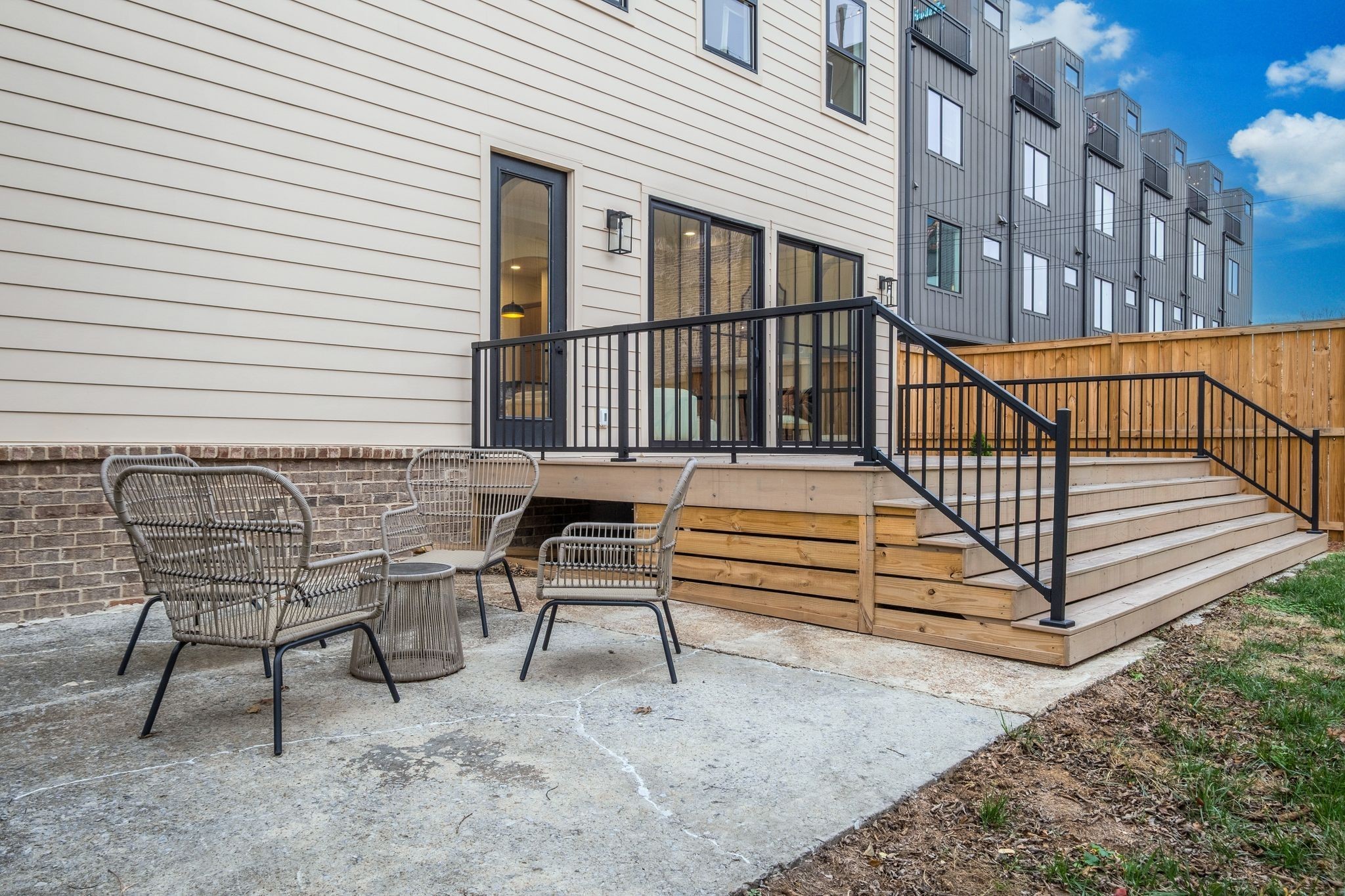 736 Douglas Avenue