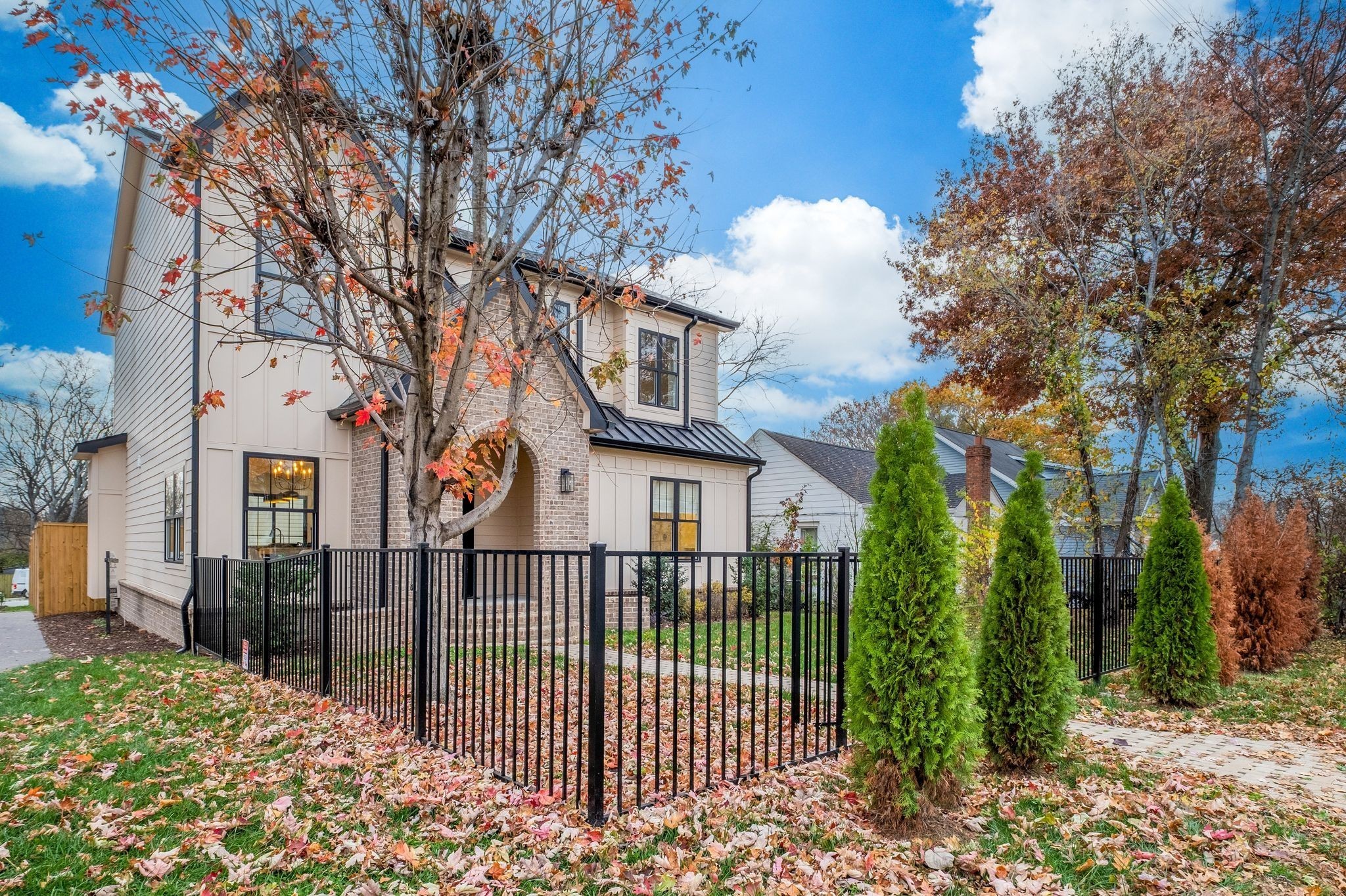 736 Douglas Avenue