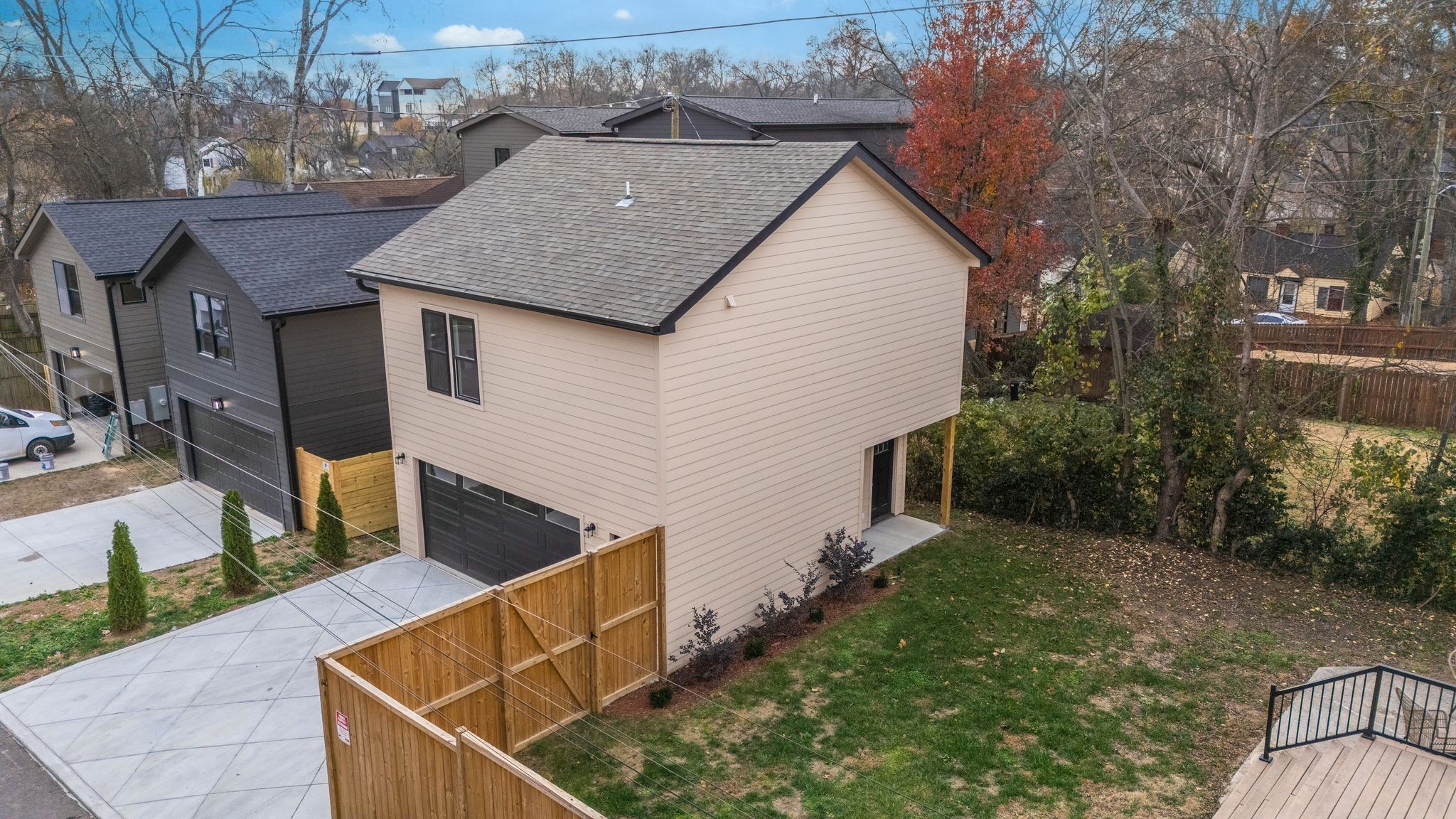 736 Douglas Avenue