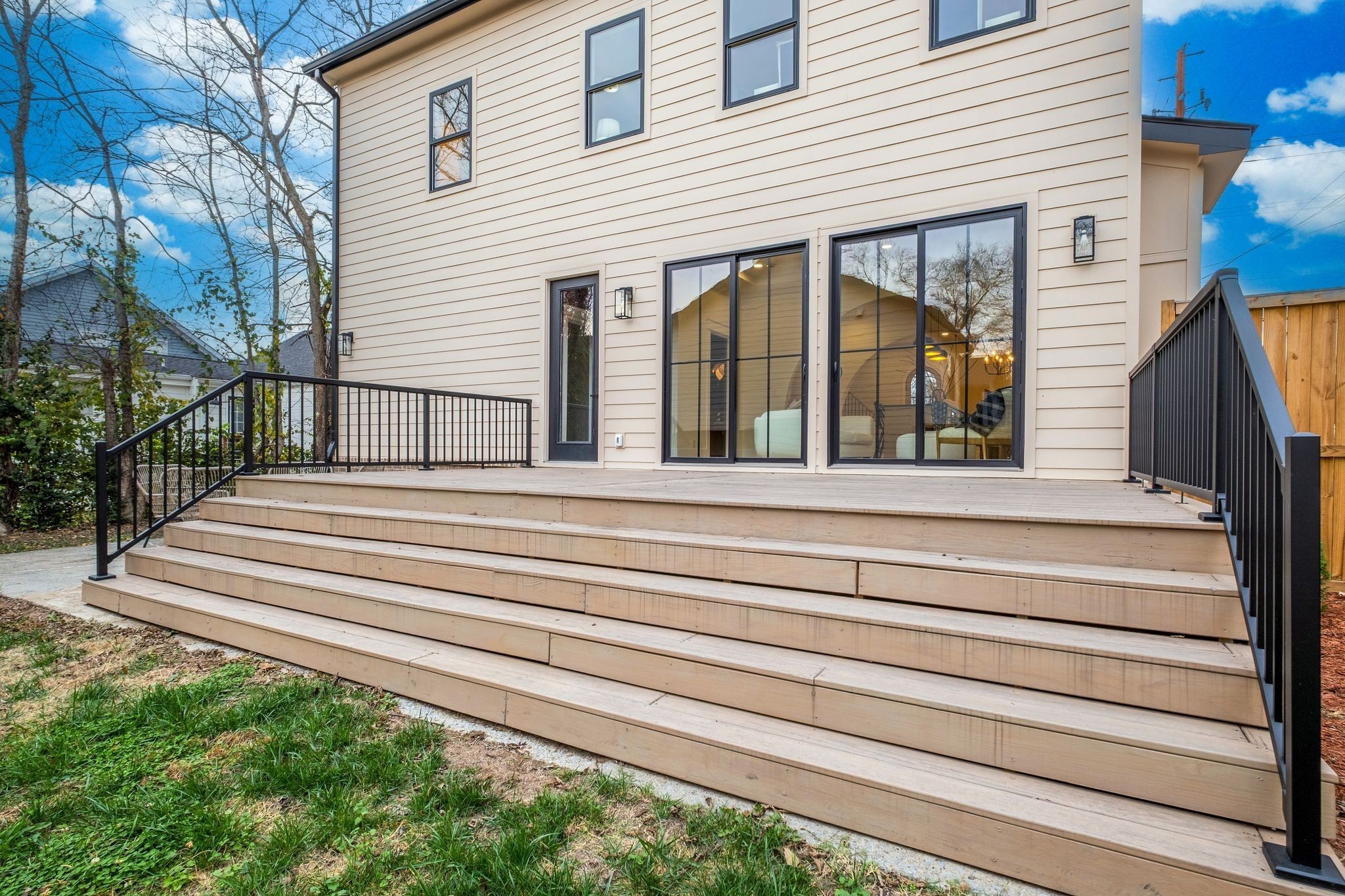 736 Douglas Avenue