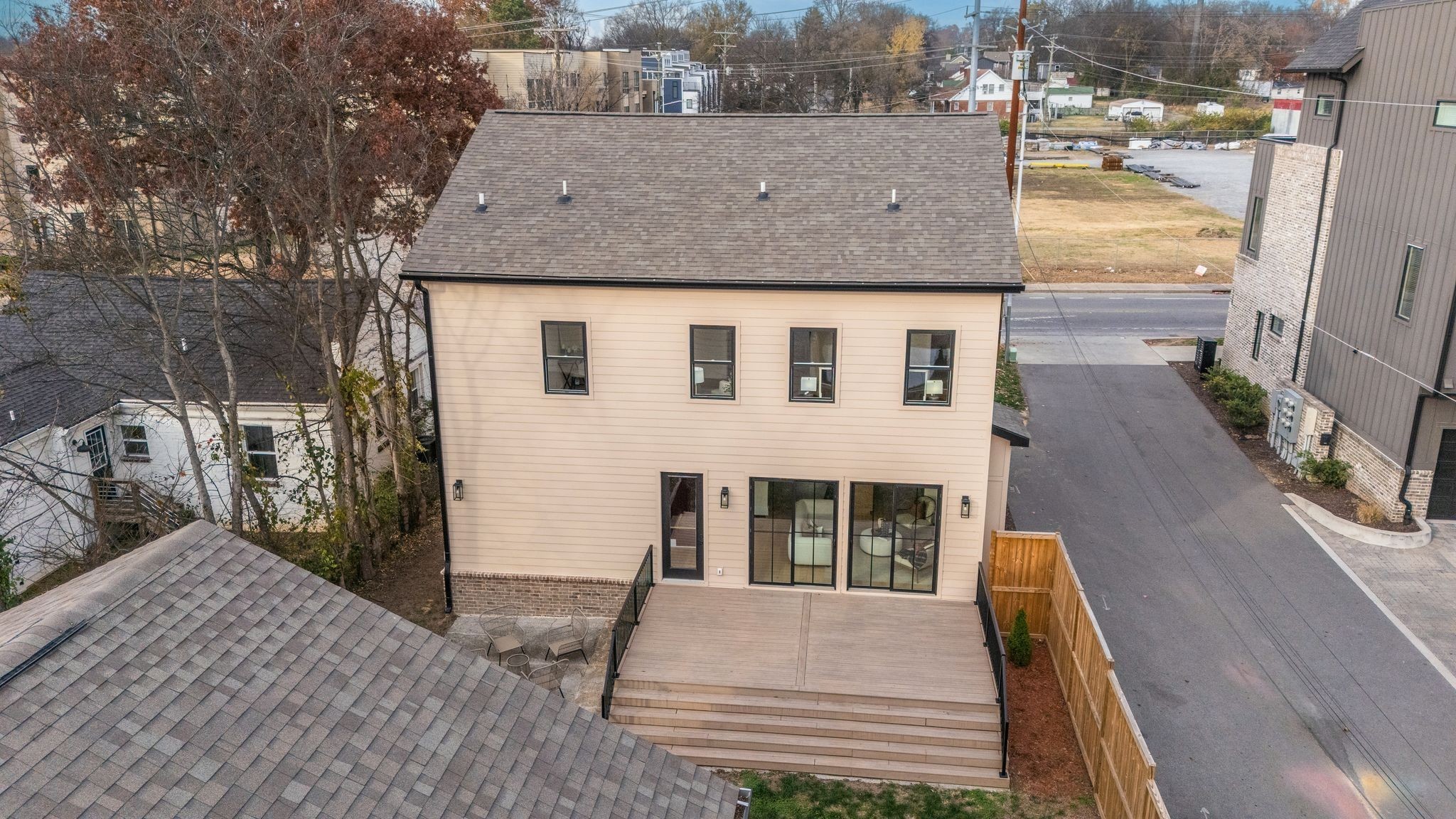 736 Douglas Avenue