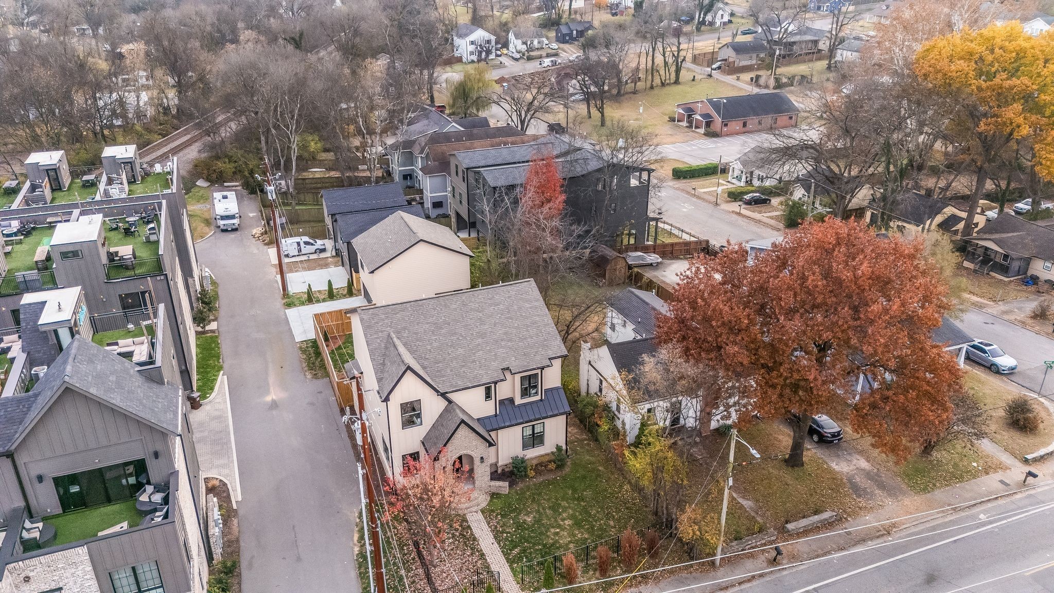 736 Douglas Avenue