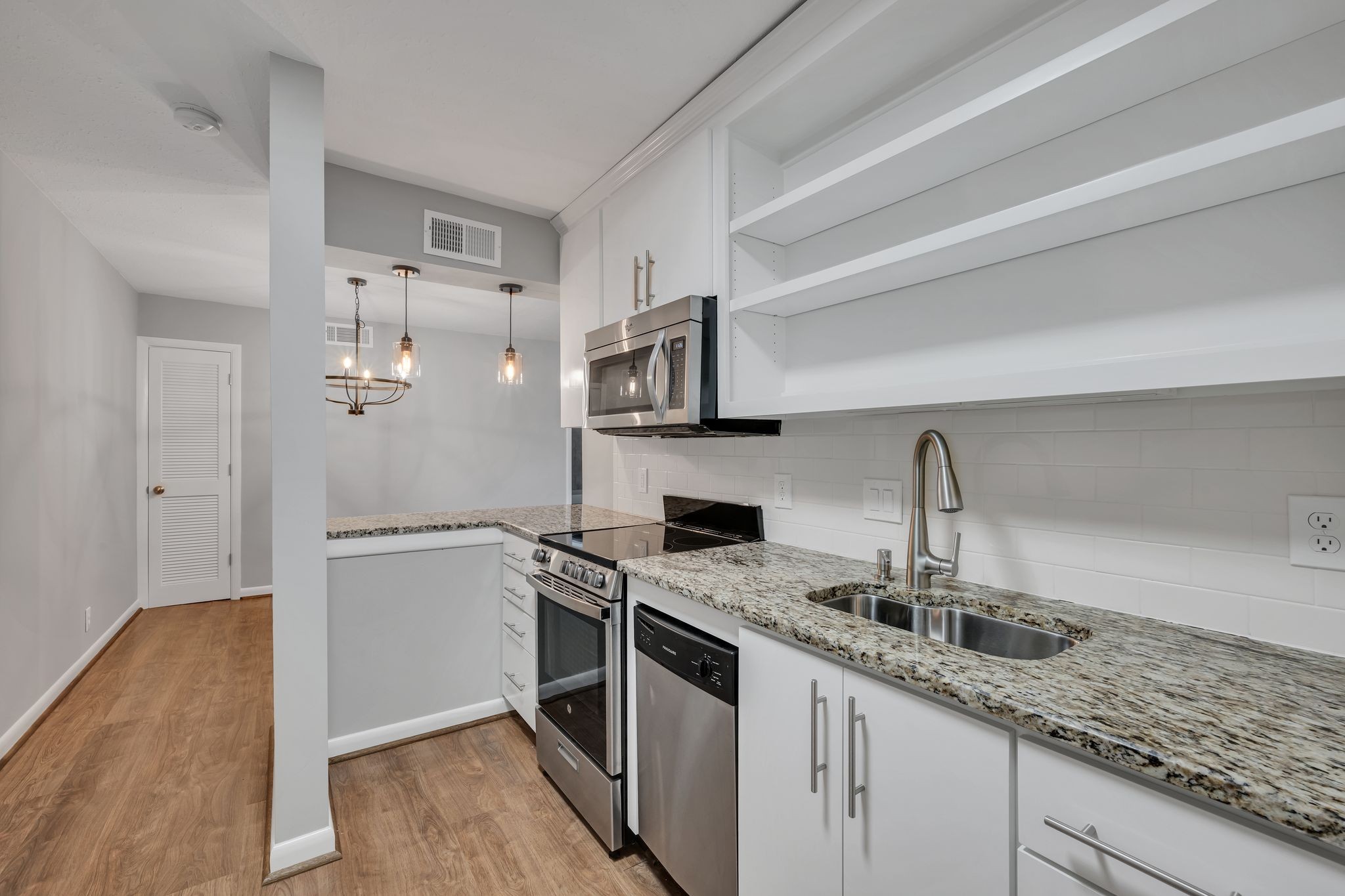 3831 West End Ave Unit: 32