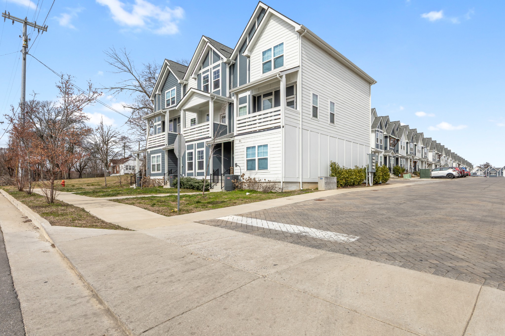 302 Williams Ave Unit: 102