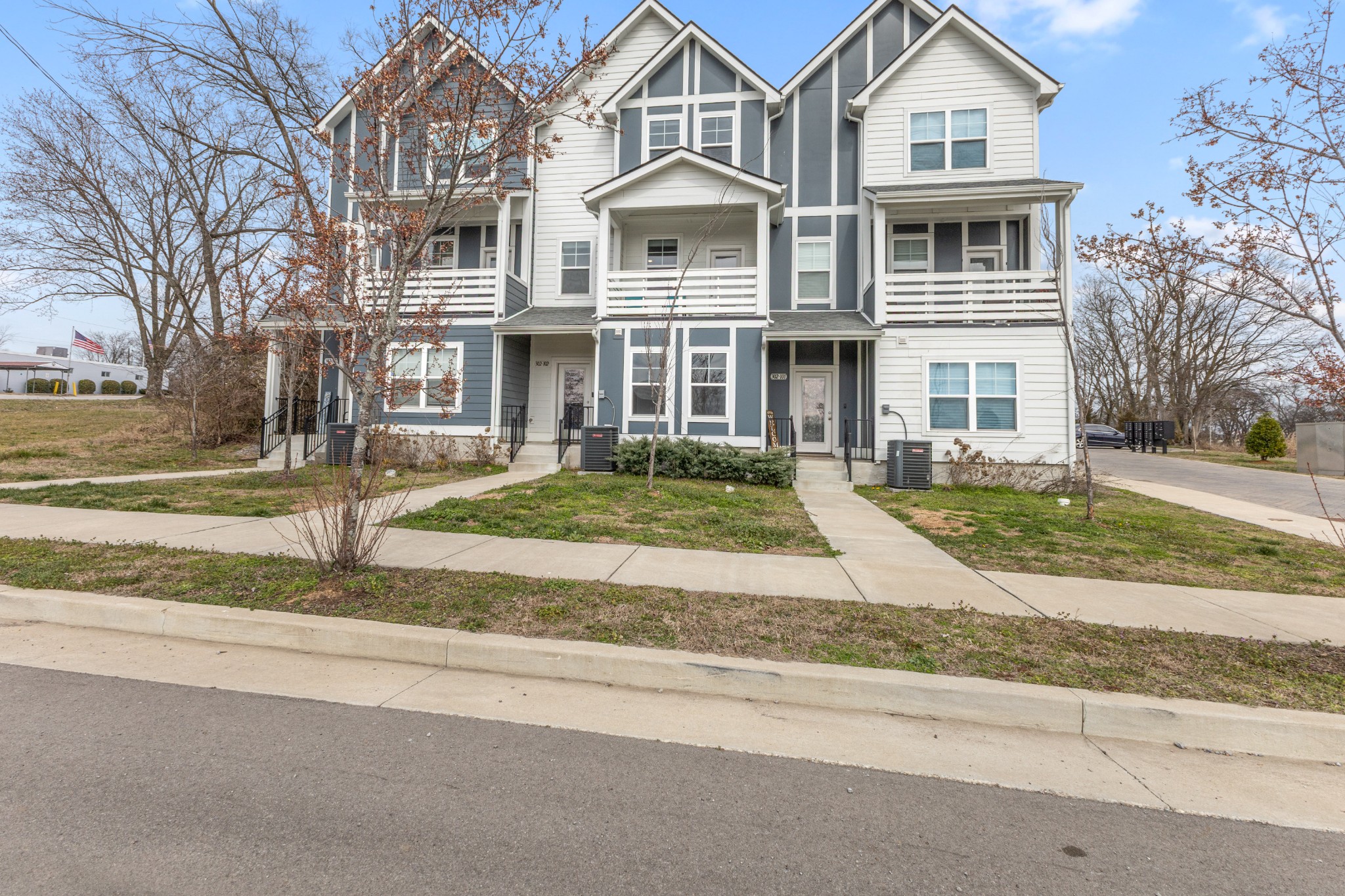 302 Williams Ave Unit: 102