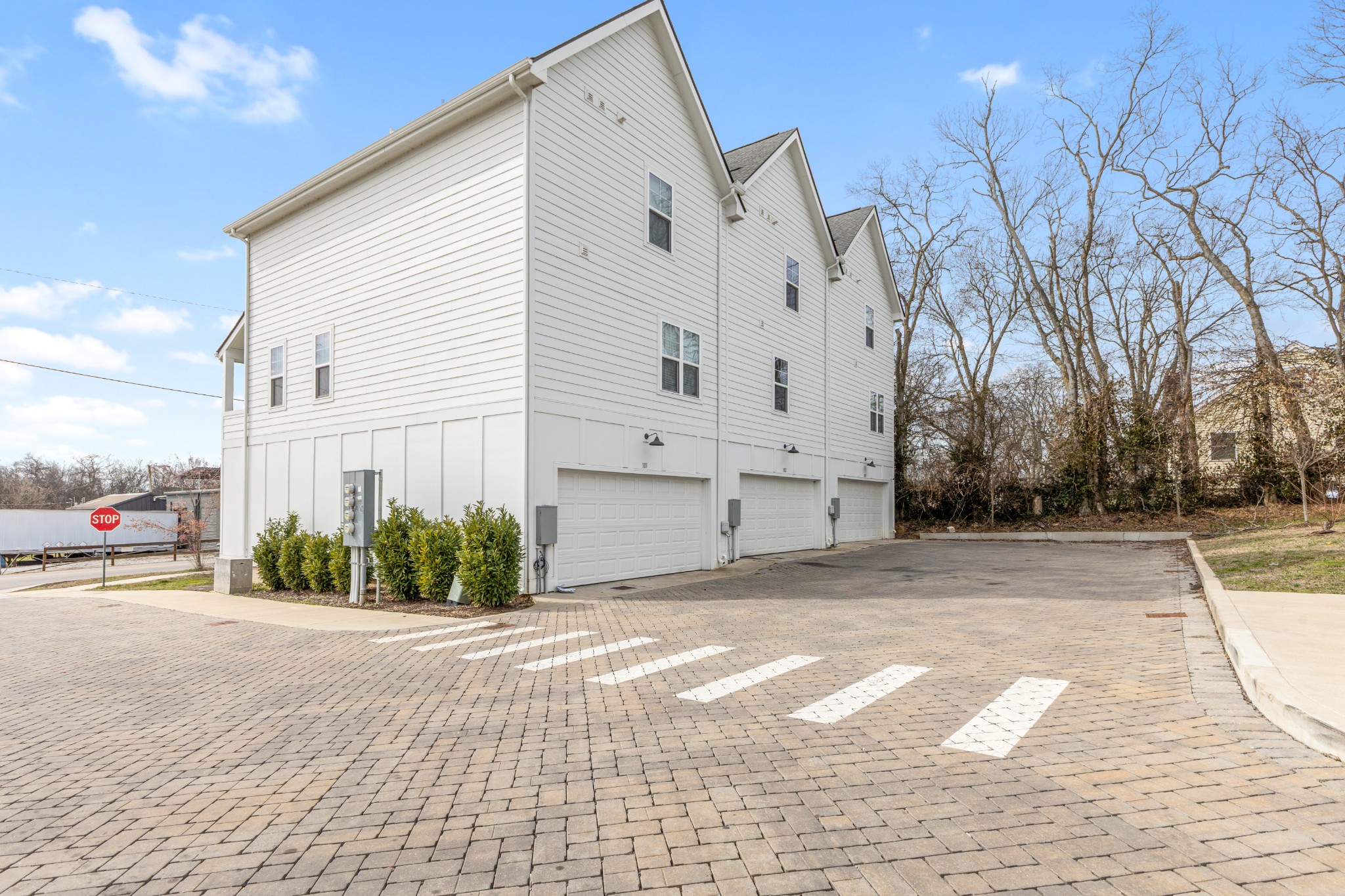 302 Williams Ave Unit: 102