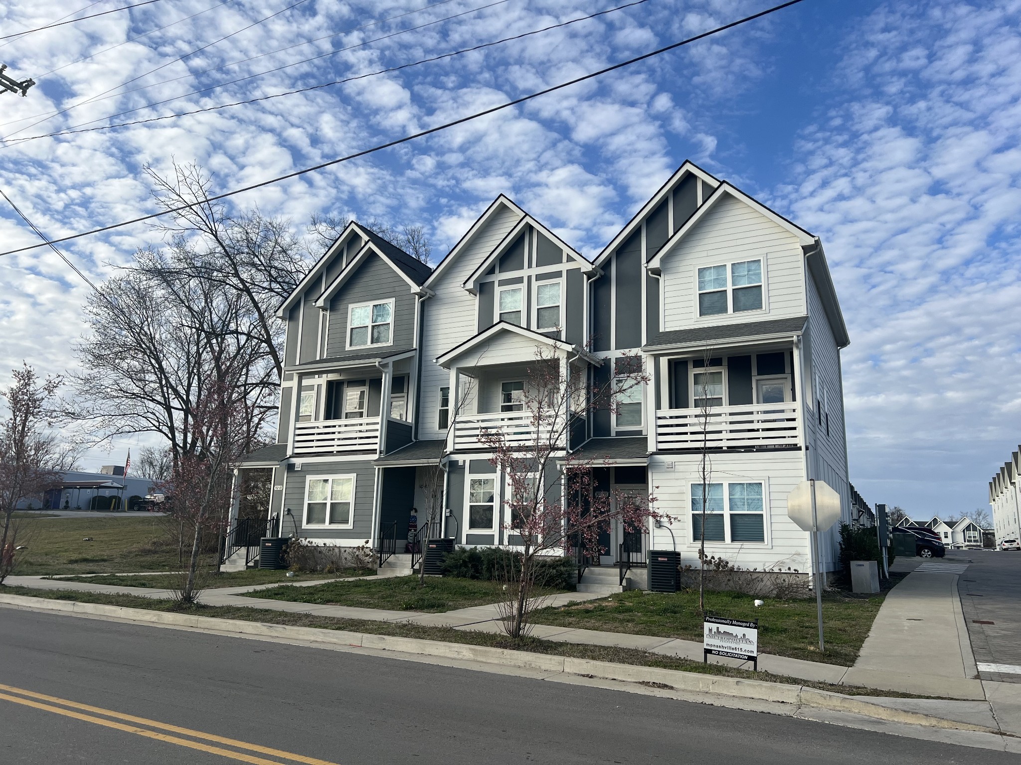 302 Williams Ave Unit: 102