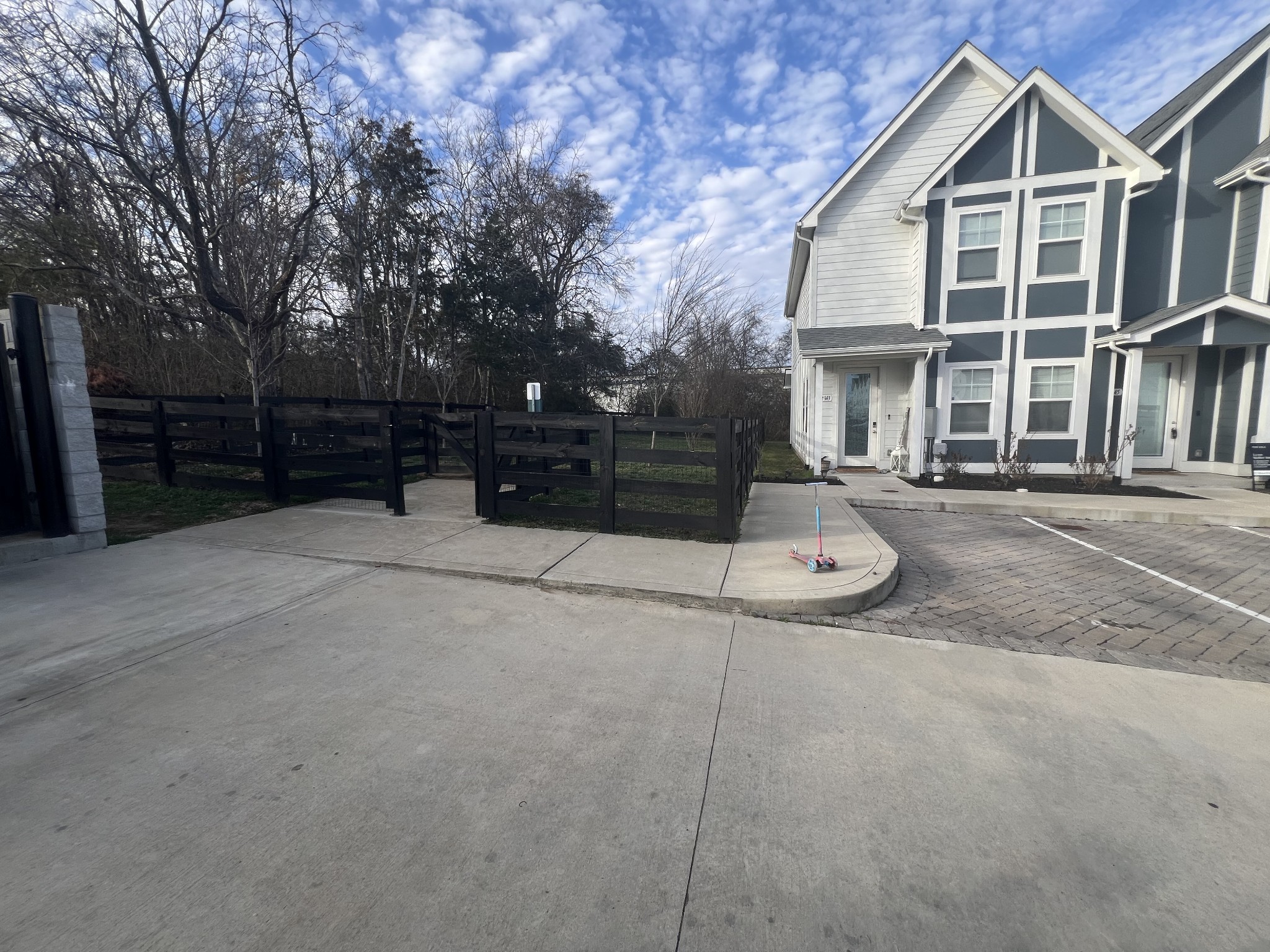 302 Williams Ave Unit: 102