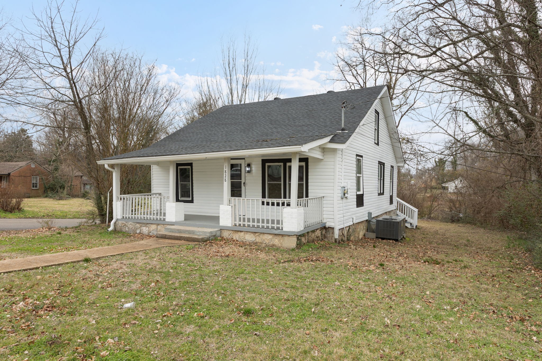 1828 S Main St