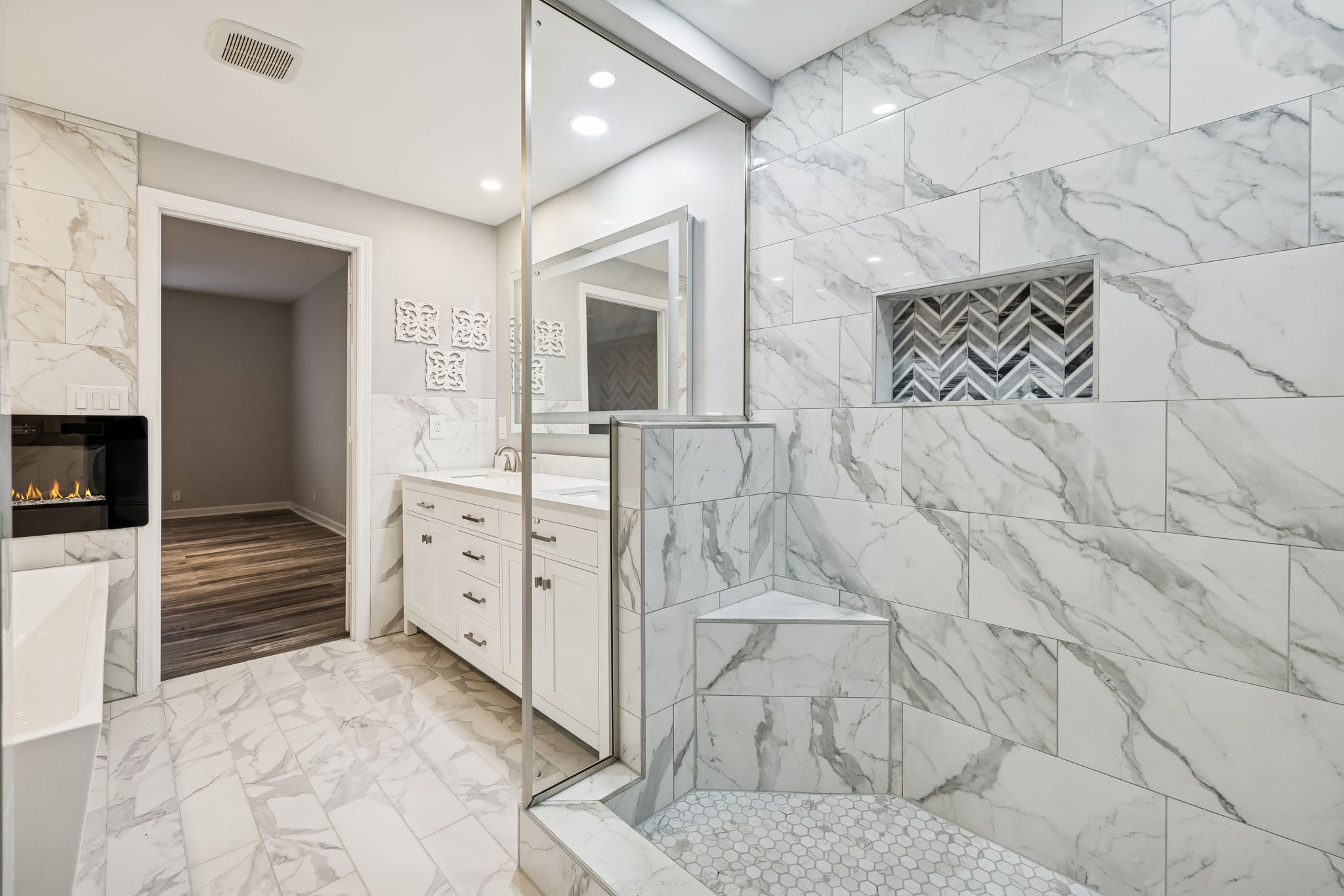 4500 Post Rd Unit: 44