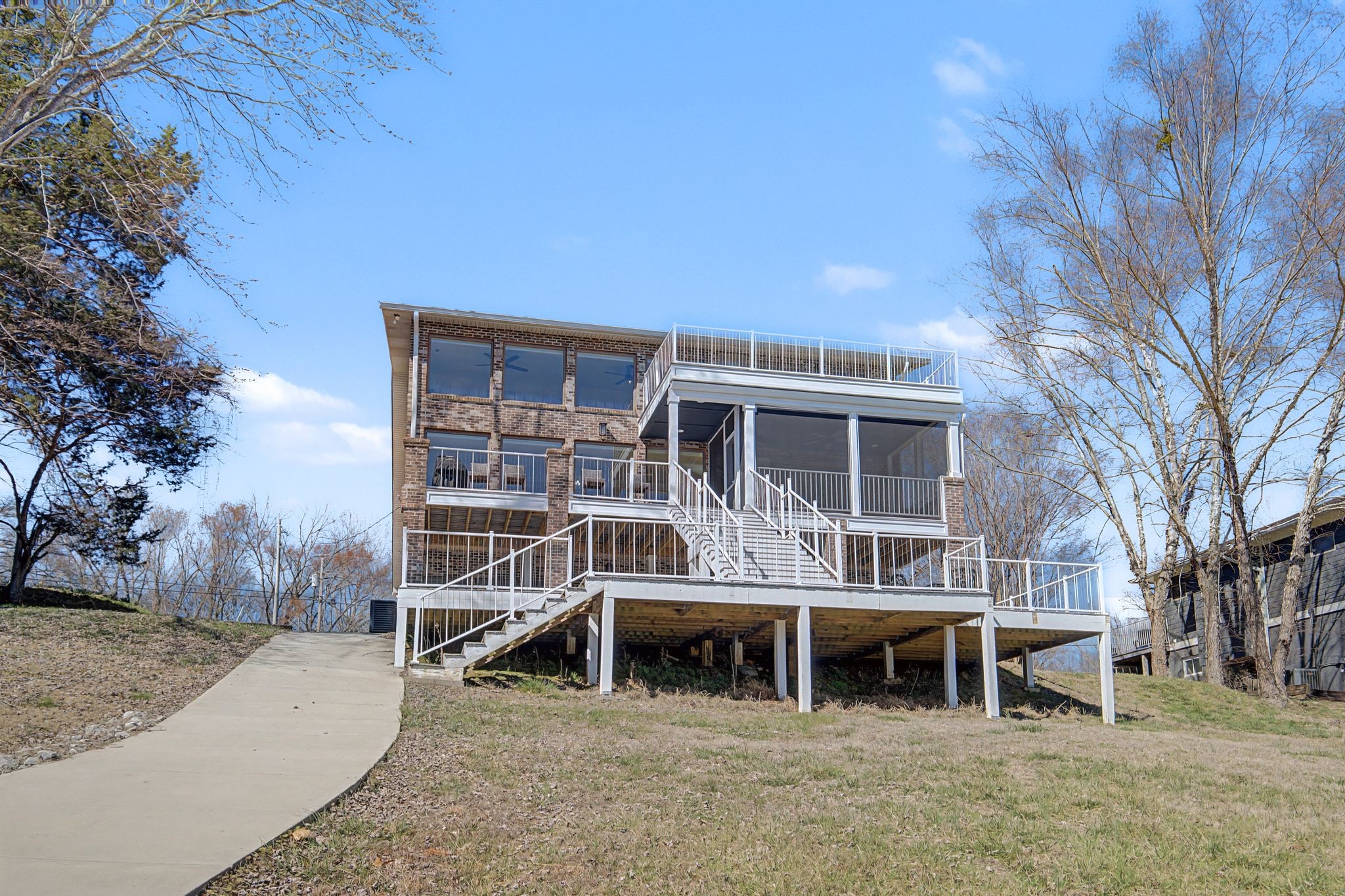 1601 Damron Rd