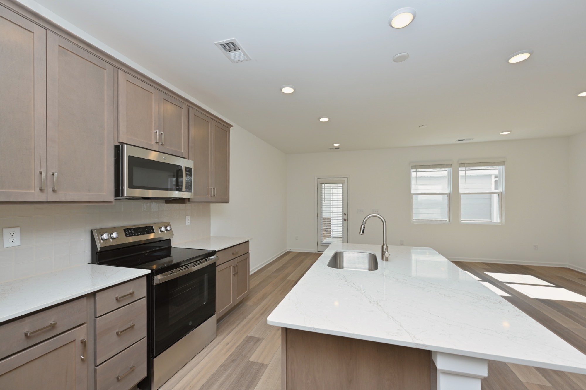 2900 Suzanne Landon Dr Unit: L5