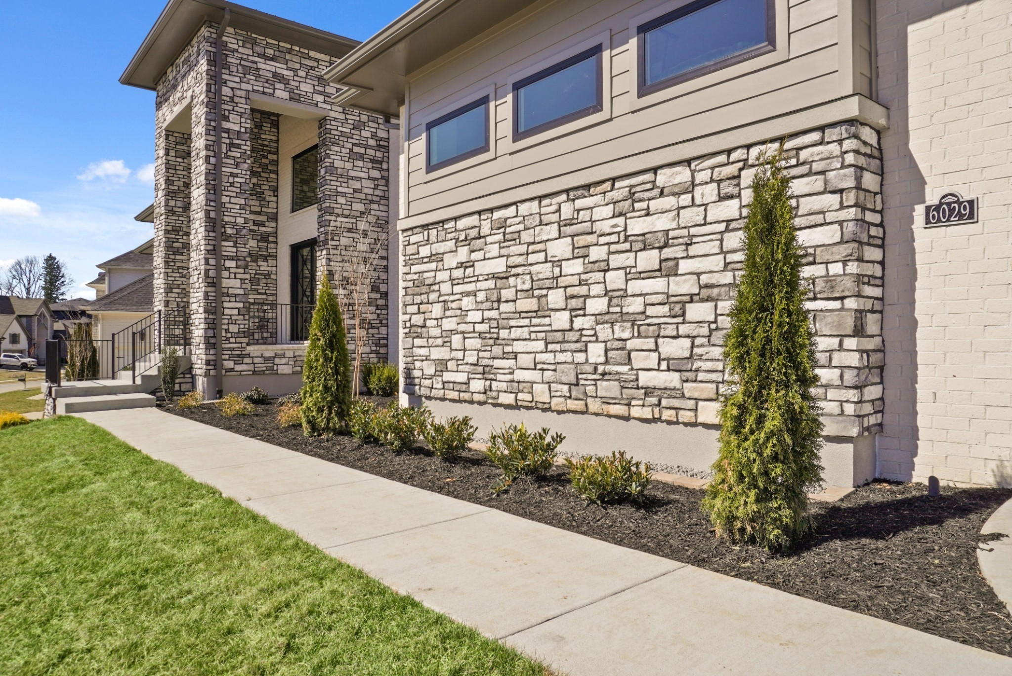 6029 Lookaway Cir