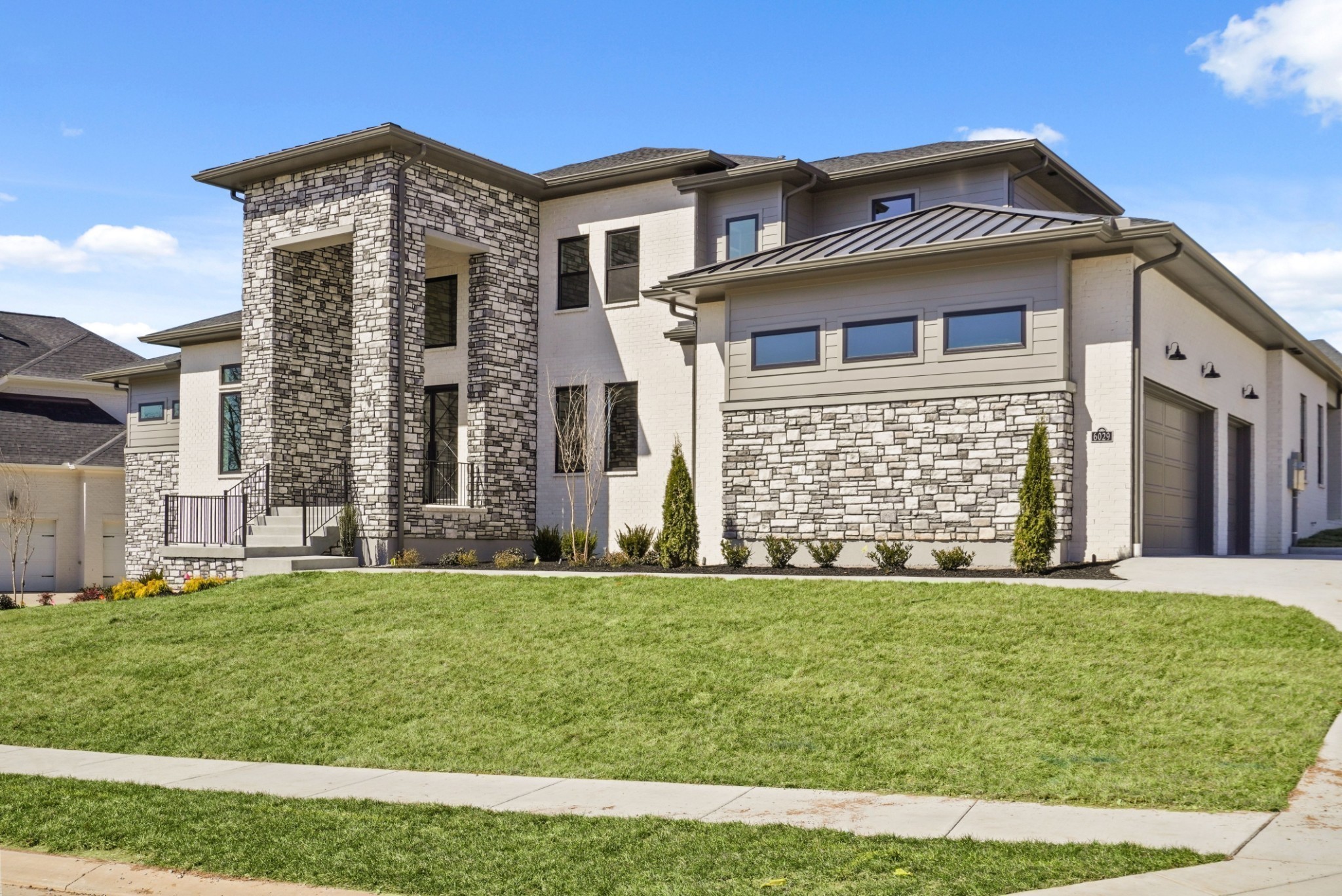 6029 Lookaway Cir