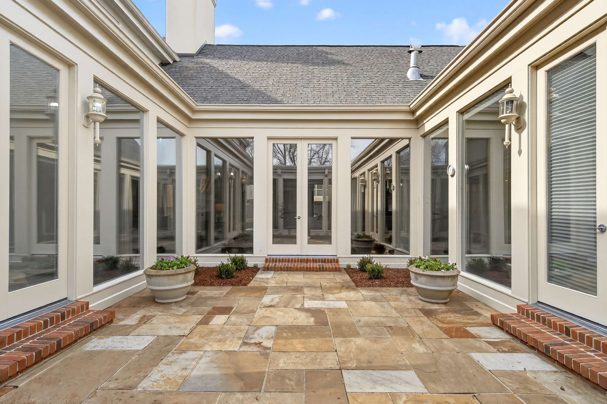 101 Abbottsford