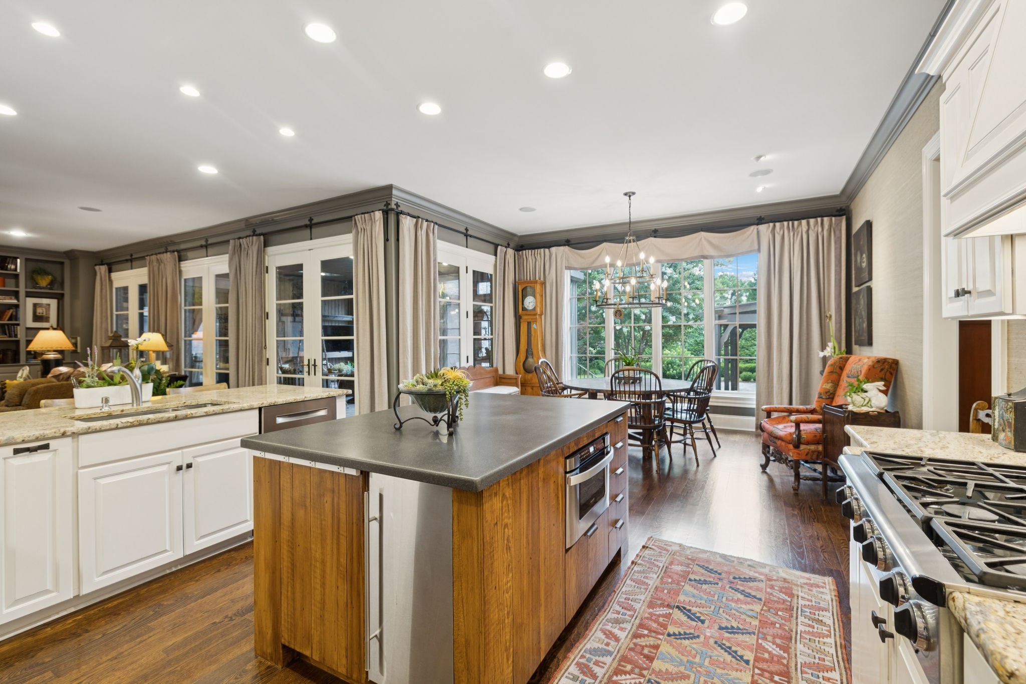 3309 Skyline Dr