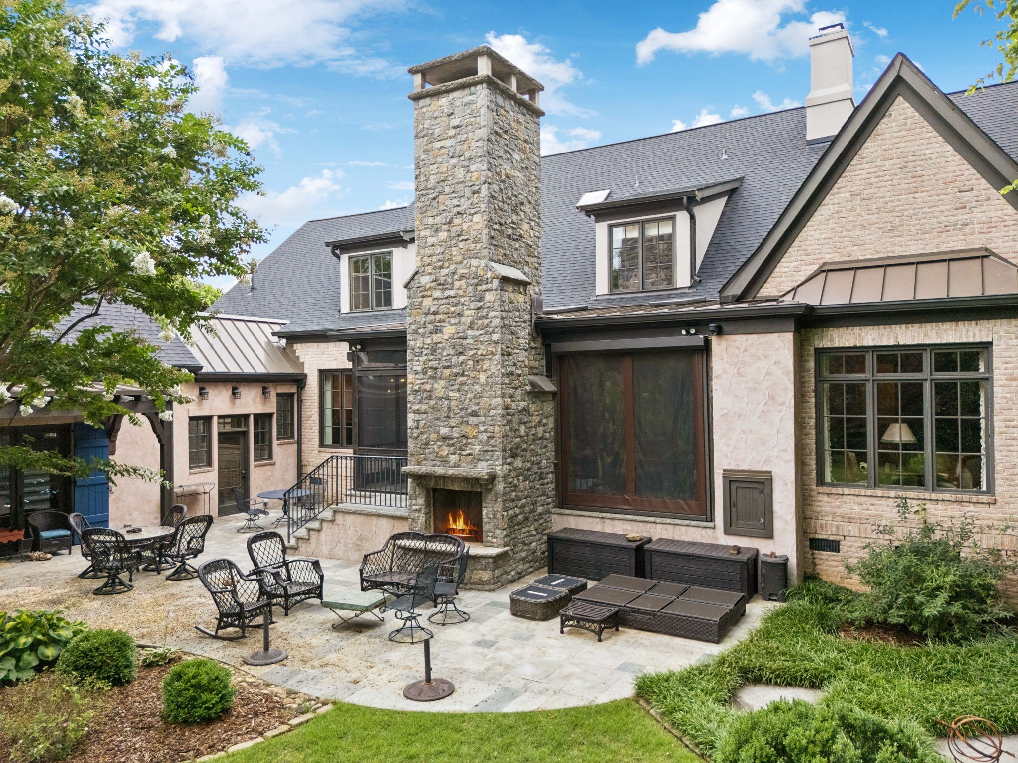 3309 Skyline Dr