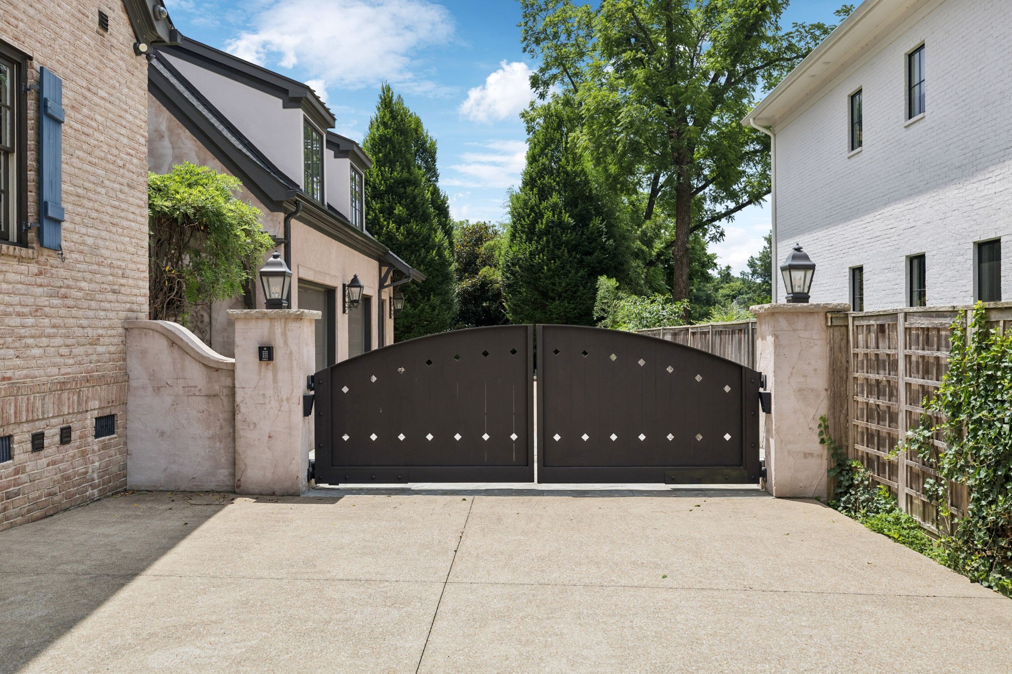 3309 Skyline Dr