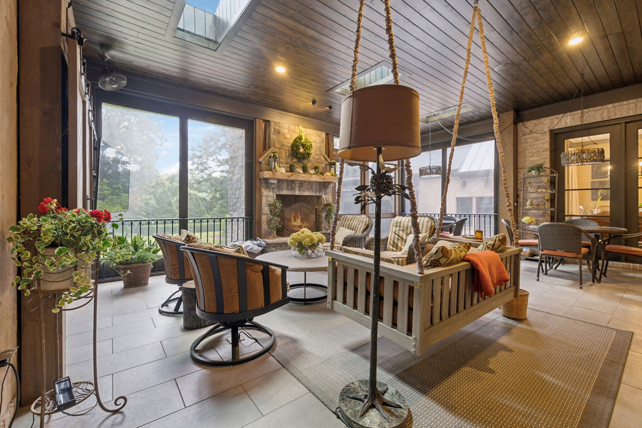 3309 Skyline Dr