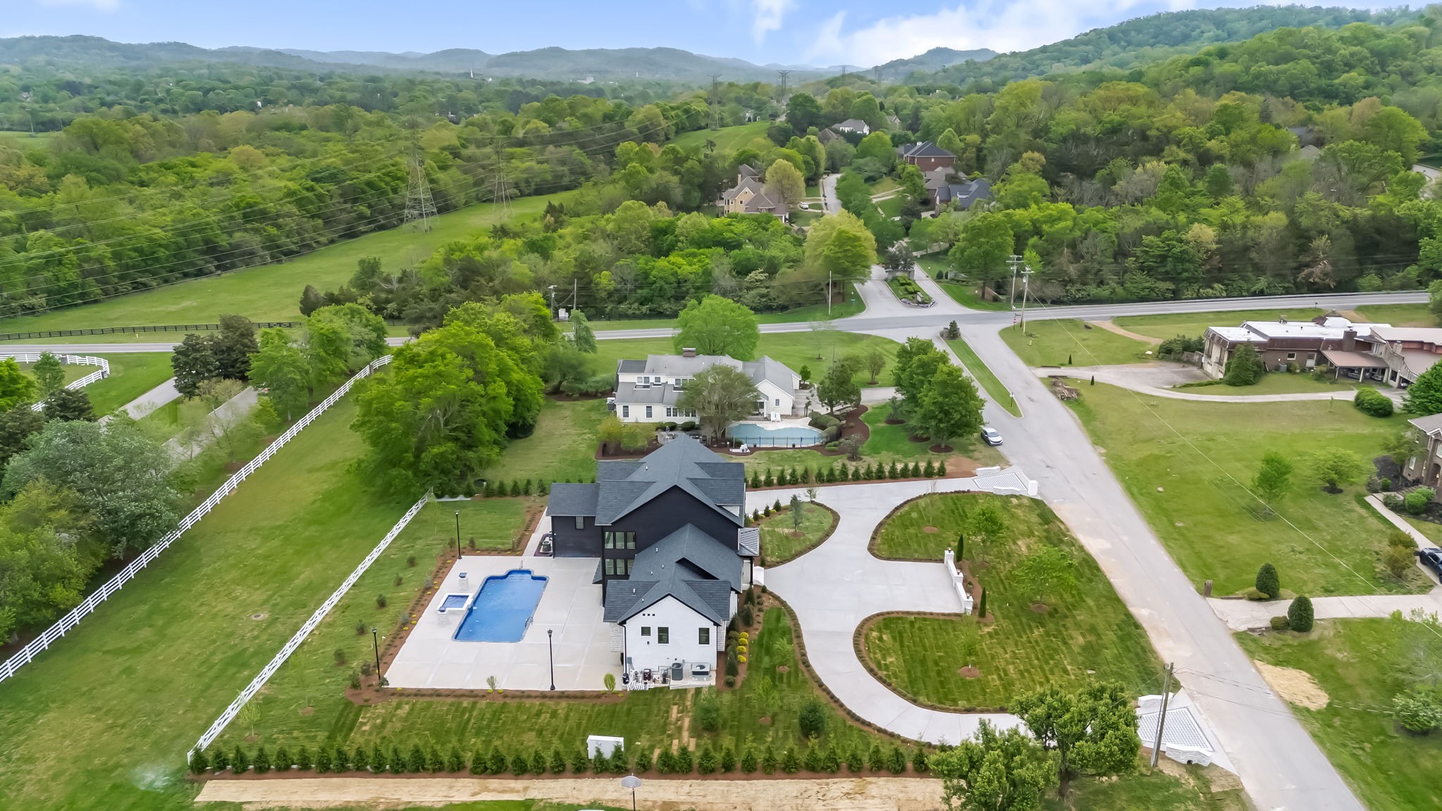 102 Steeplechase Ln